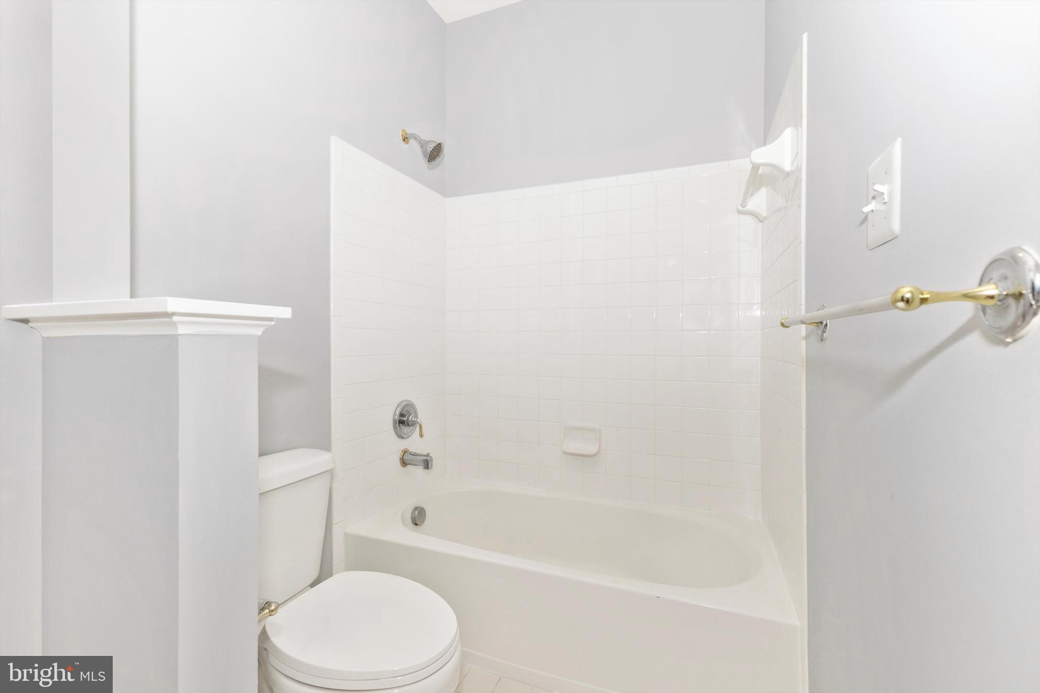 CROSS CREEK CLUB - Residential Lease