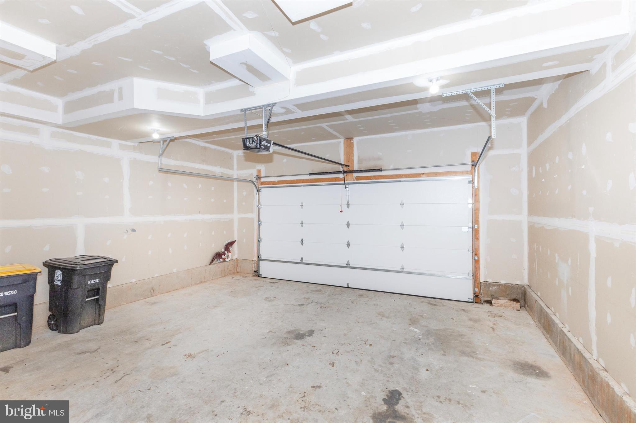 CROSS CREEK CLUB - Residential Lease