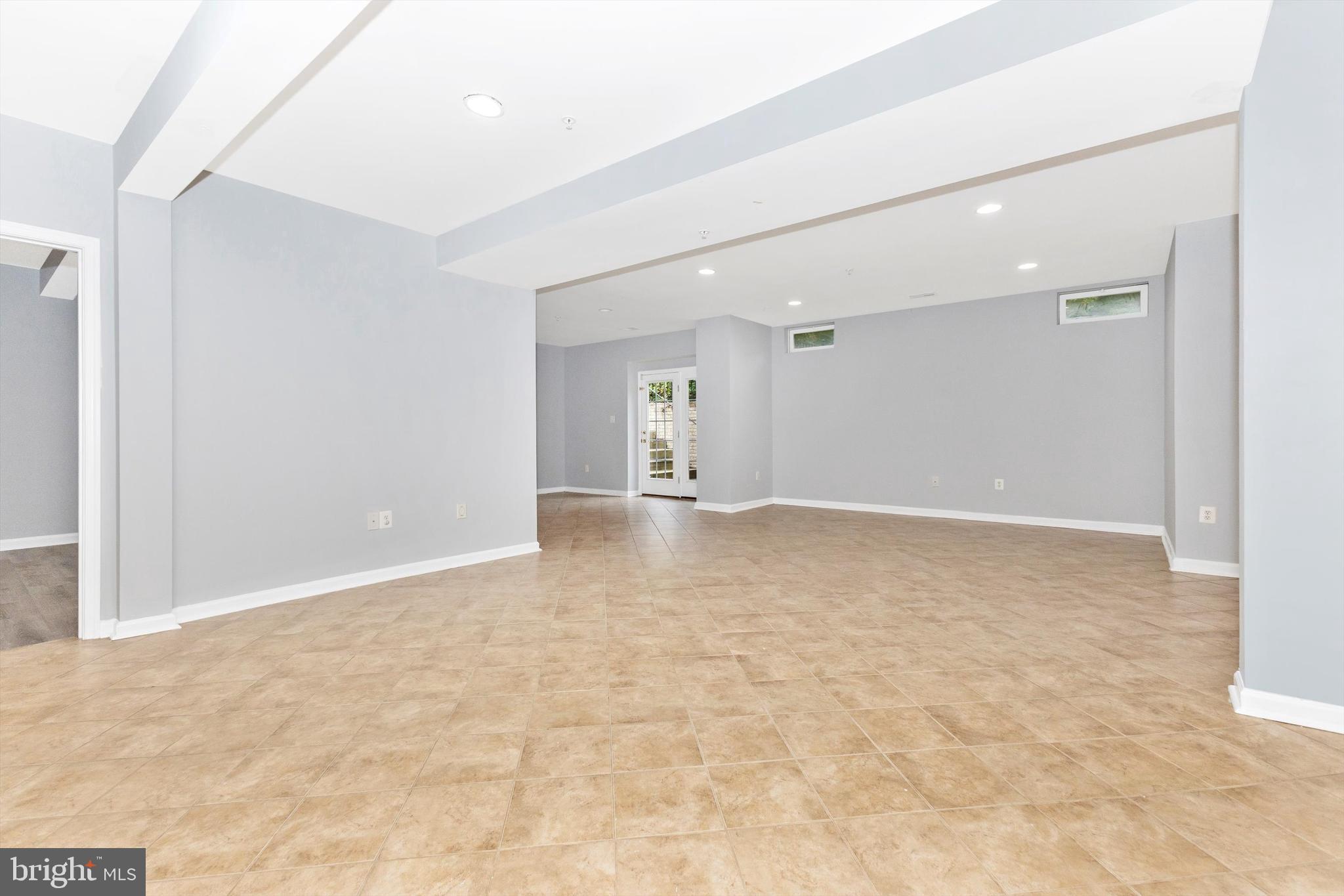 CROSS CREEK CLUB - Residential Lease