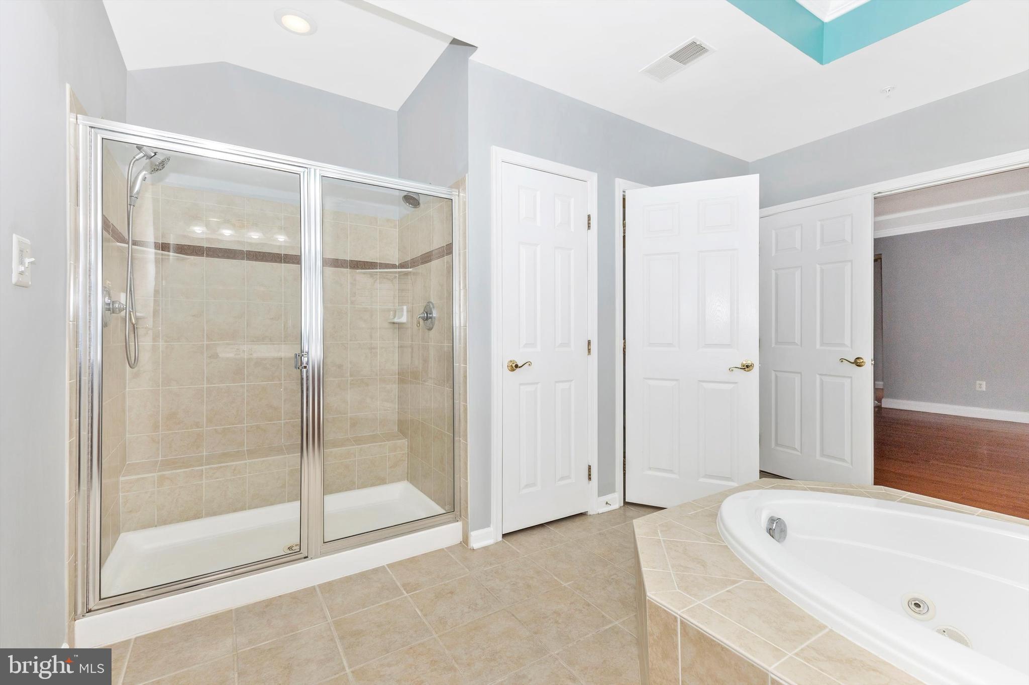 CROSS CREEK CLUB - Residential Lease