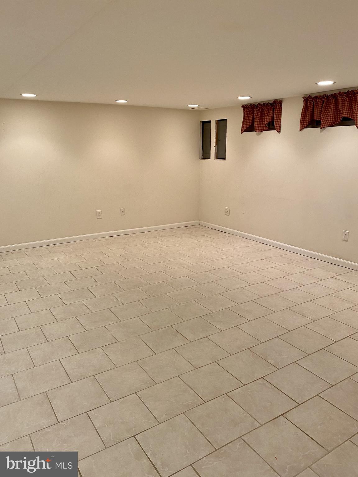 COLLINGDALE - Residential Lease