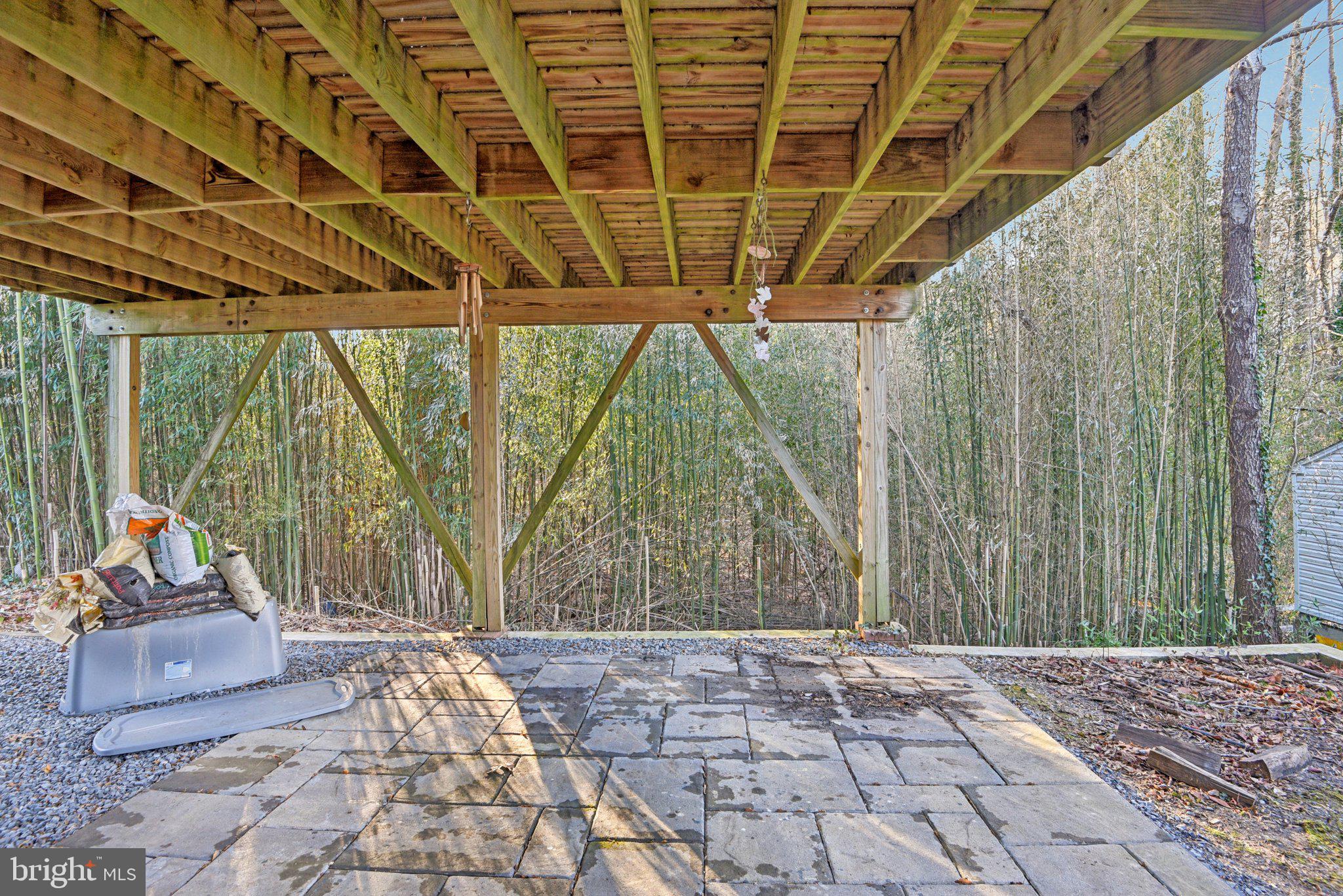 WHISPERING WOODS - Residential