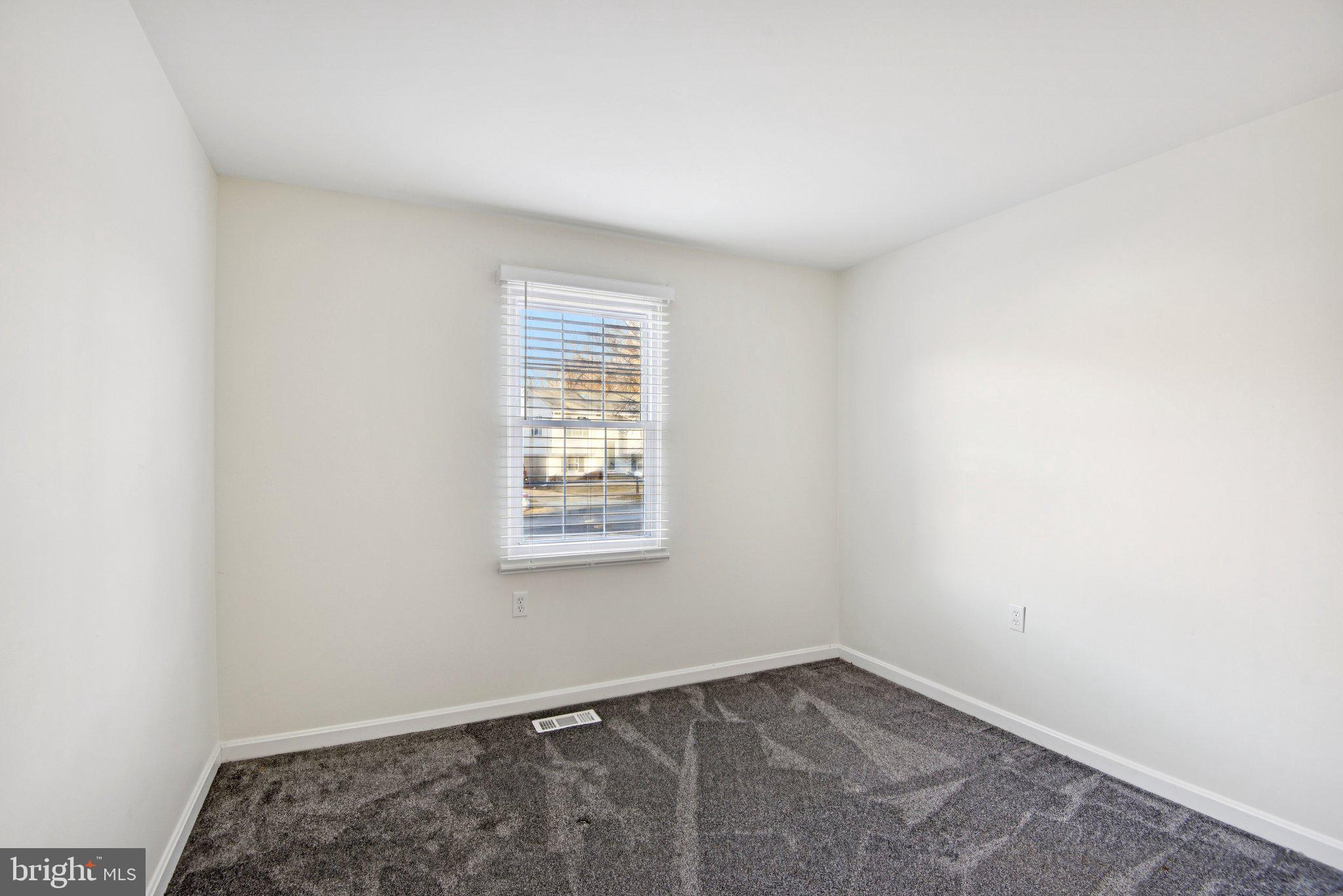 WHISPERING WOODS - Residential