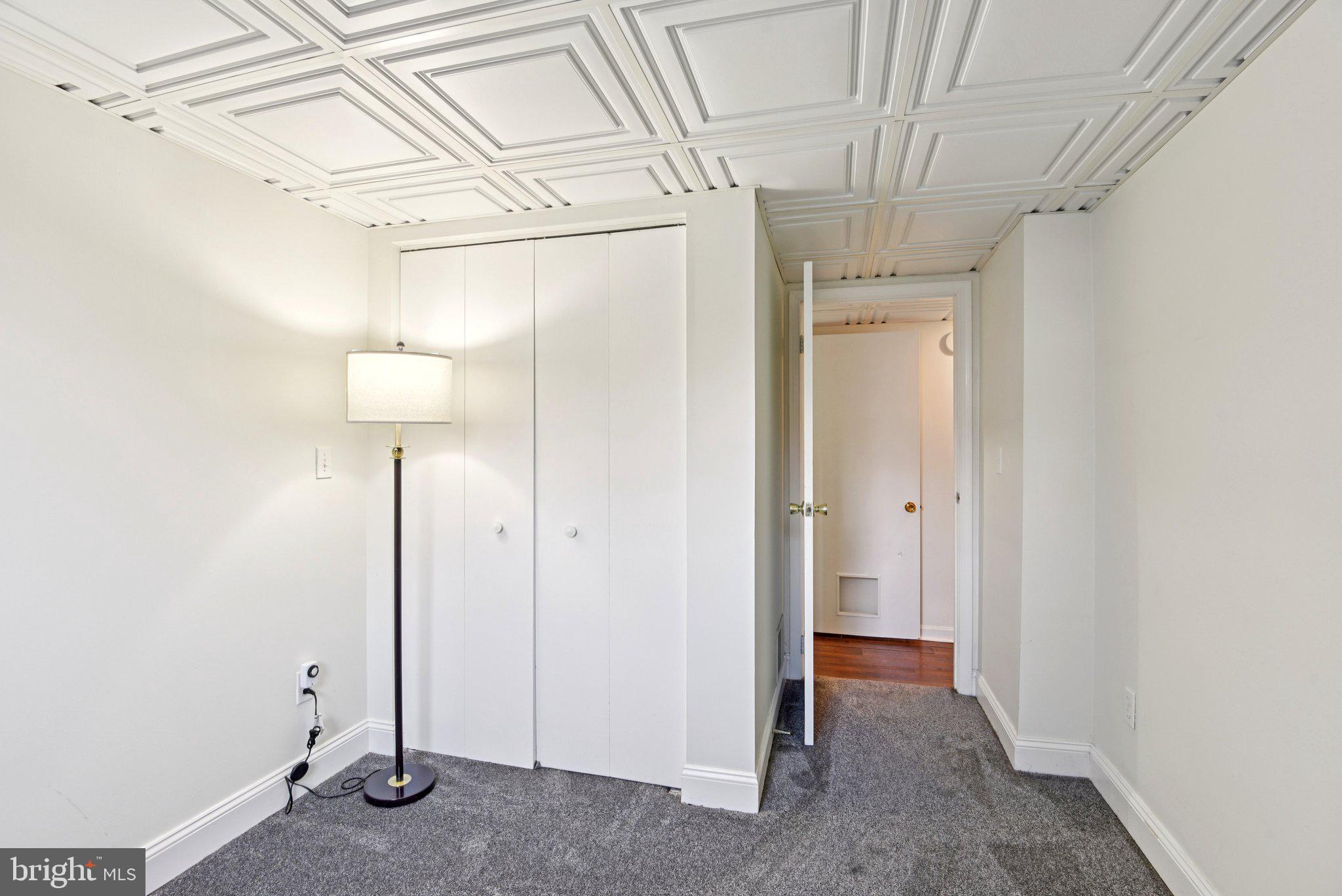 WHISPERING WOODS - Residential