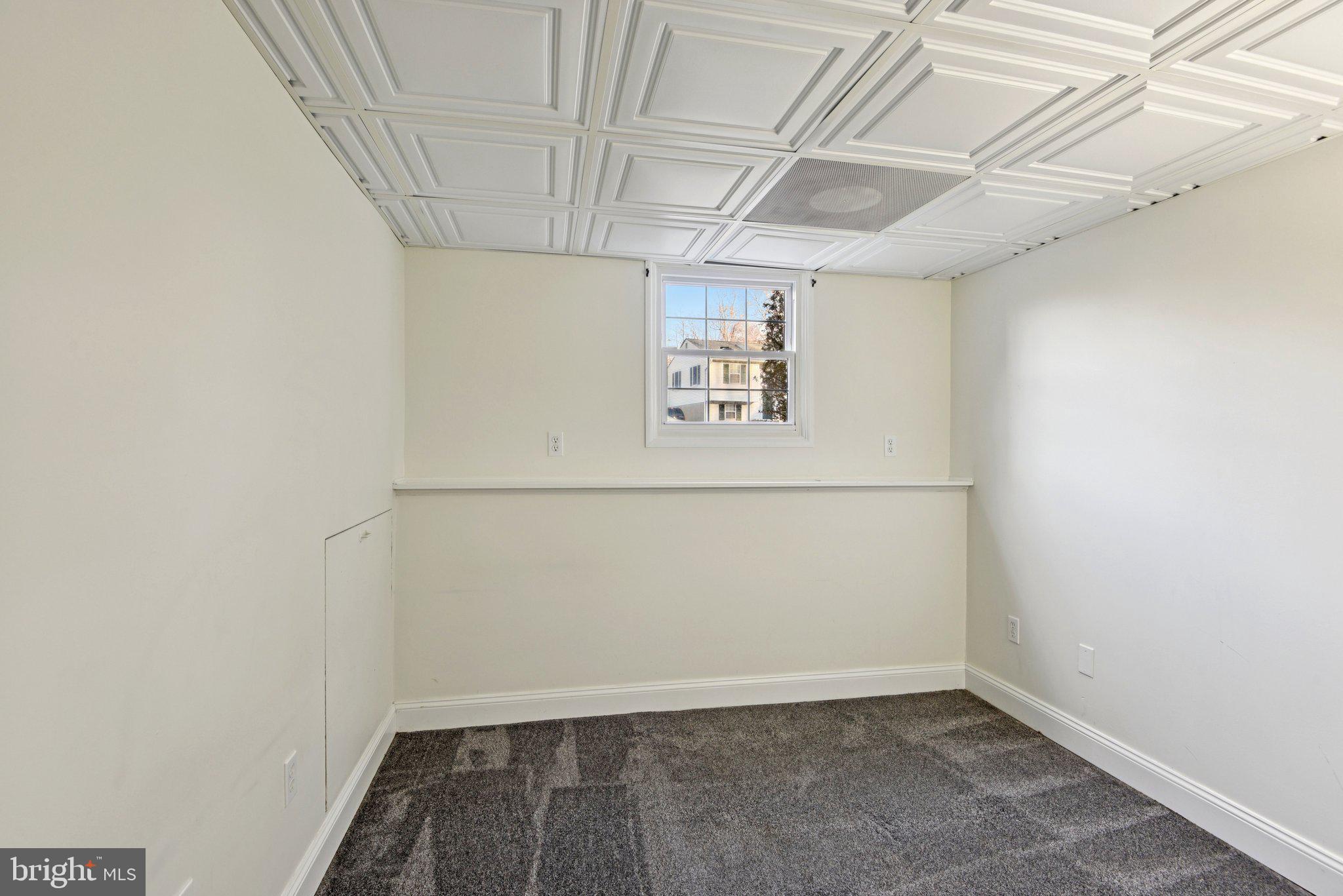 WHISPERING WOODS - Residential