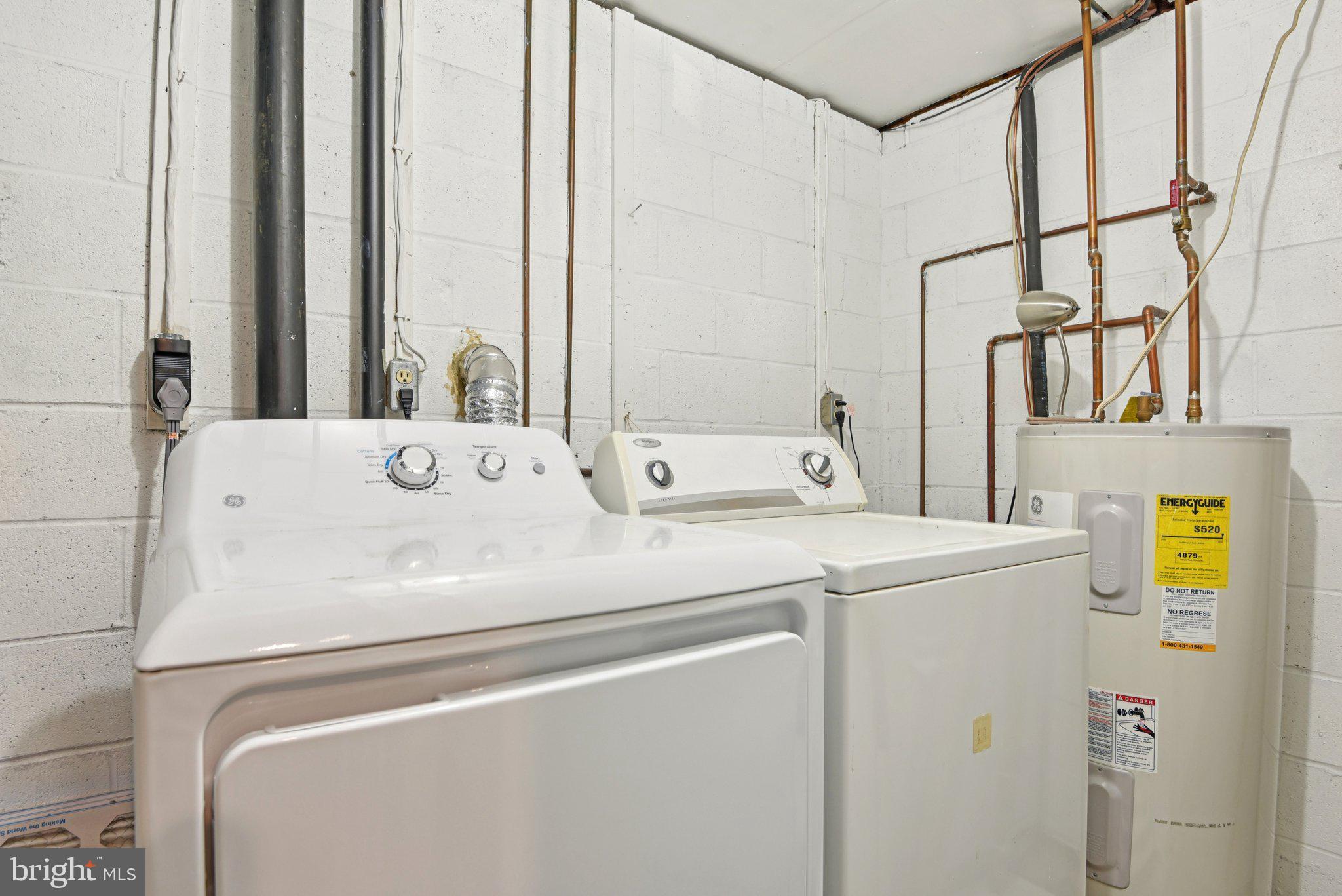 WHISPERING WOODS - Residential