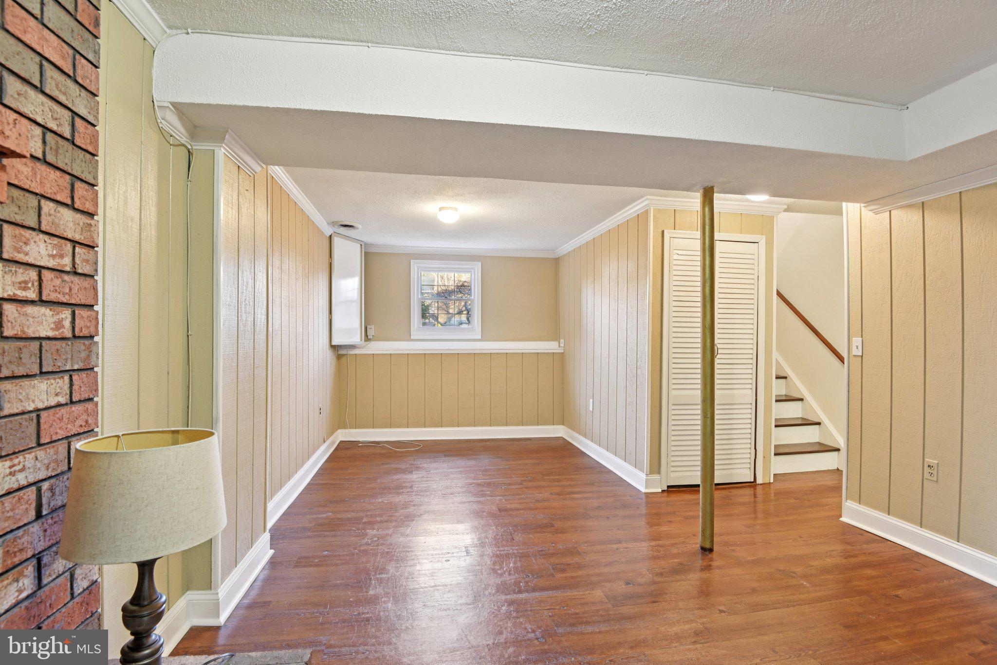 WHISPERING WOODS - Residential