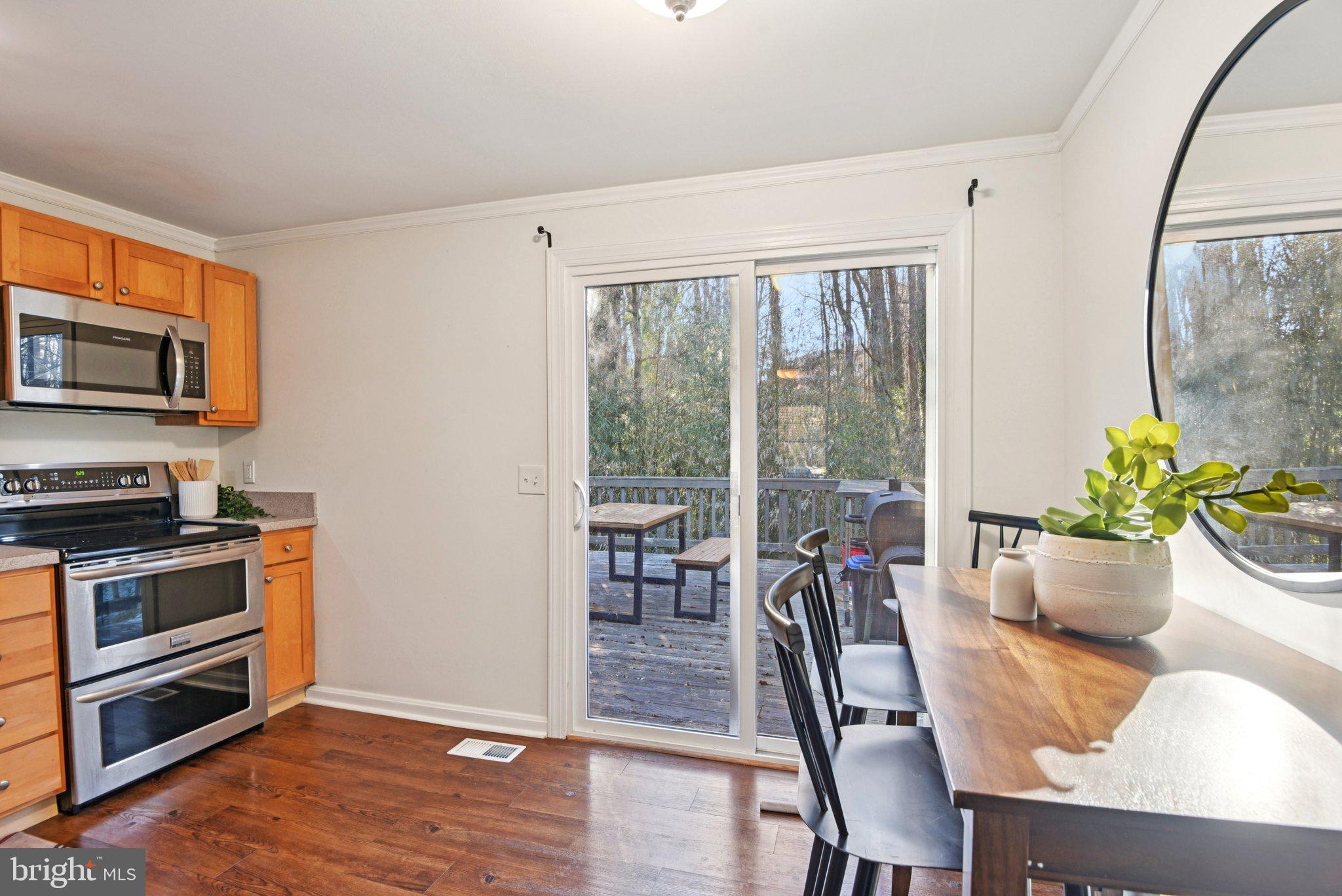 WHISPERING WOODS - Residential