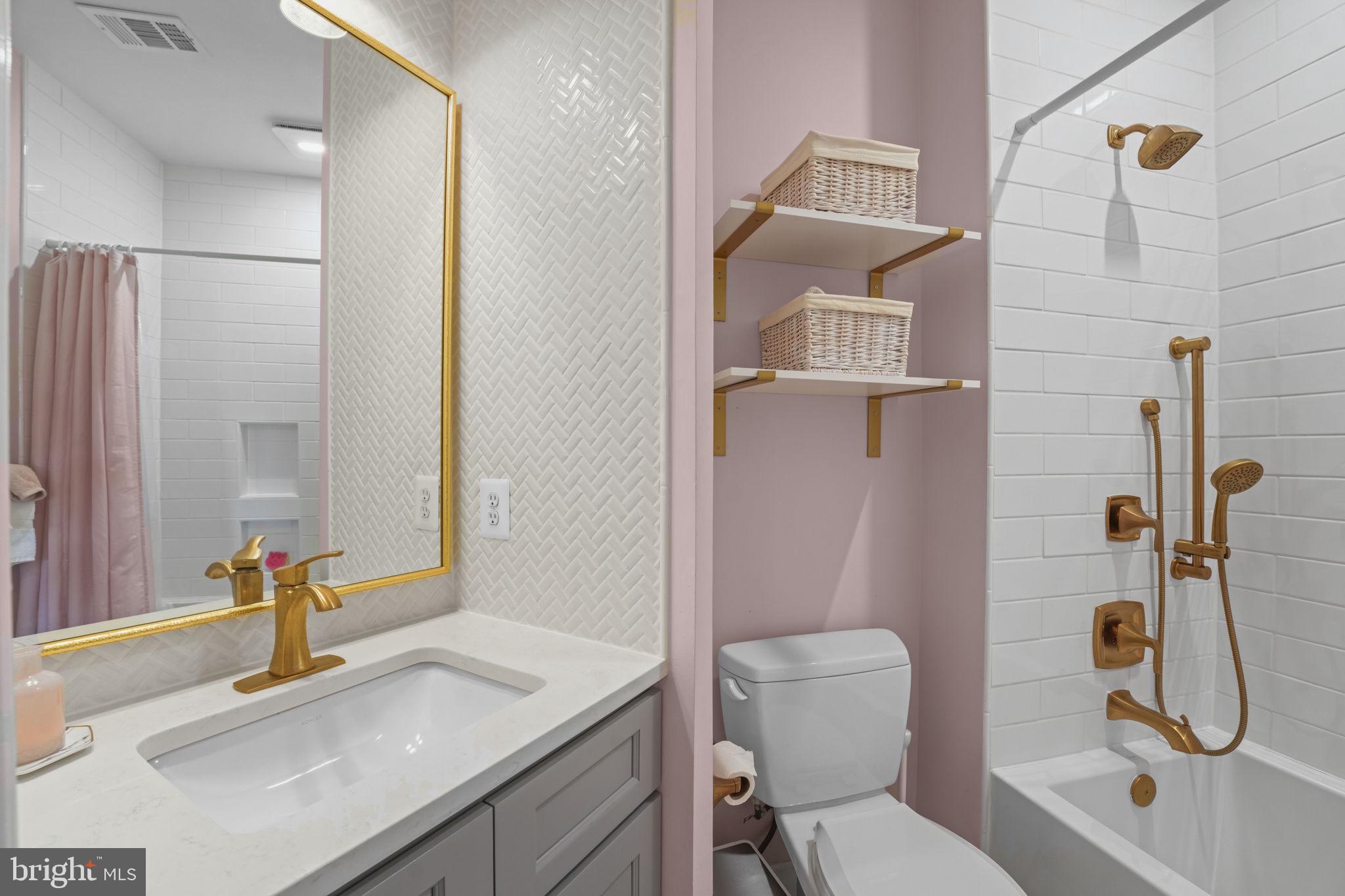 CASCADES ESTATES - Residential