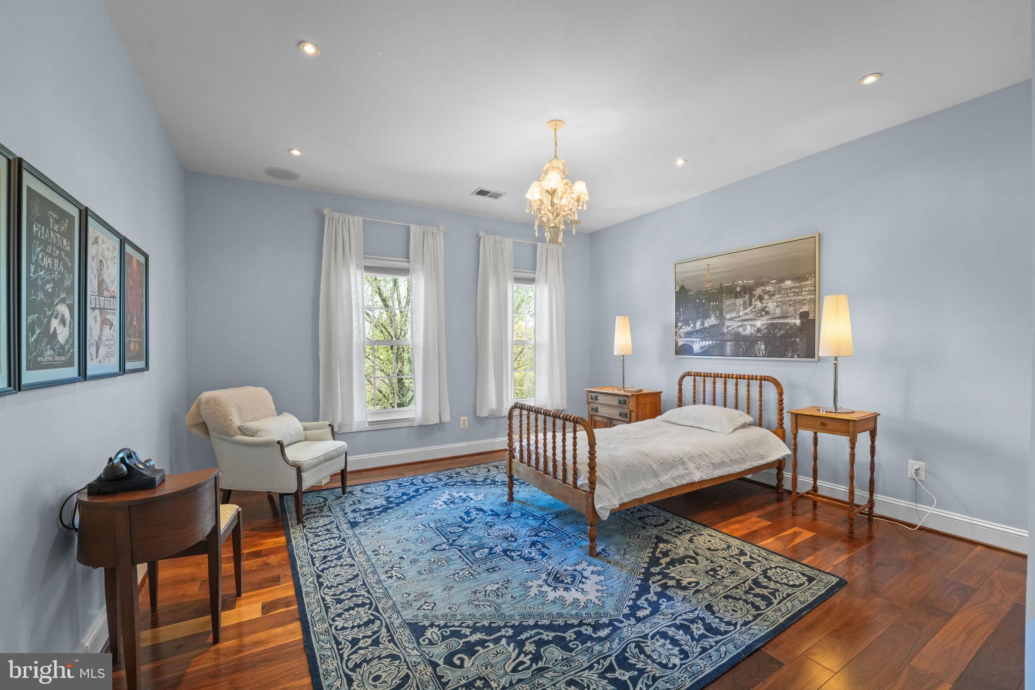 CASCADES ESTATES - Residential