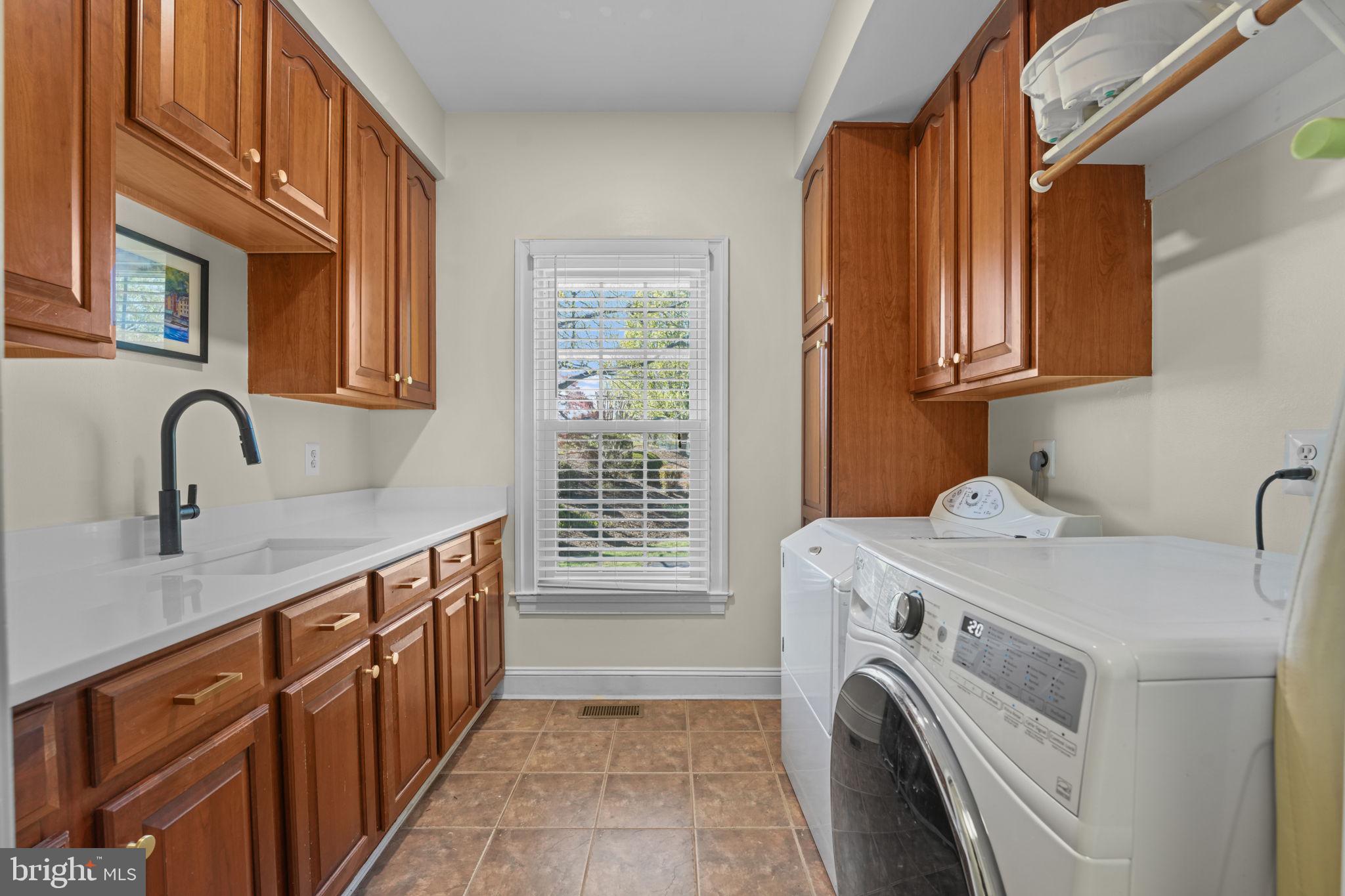 CASCADES ESTATES - Residential