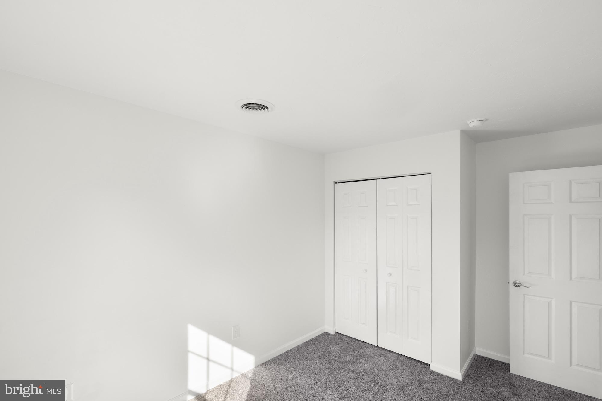 COLONIAL HILLS - Residential