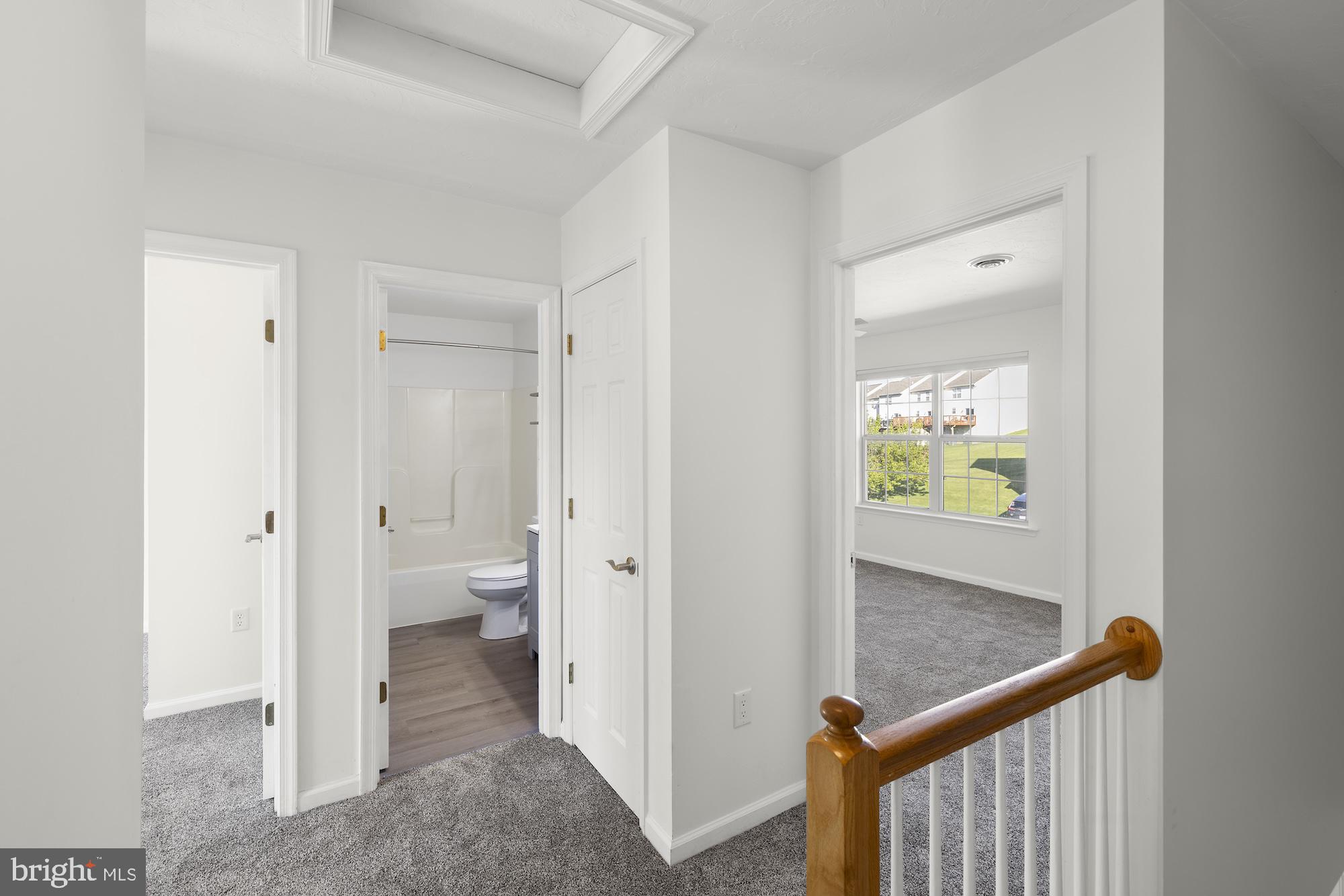 COLONIAL HILLS - Residential