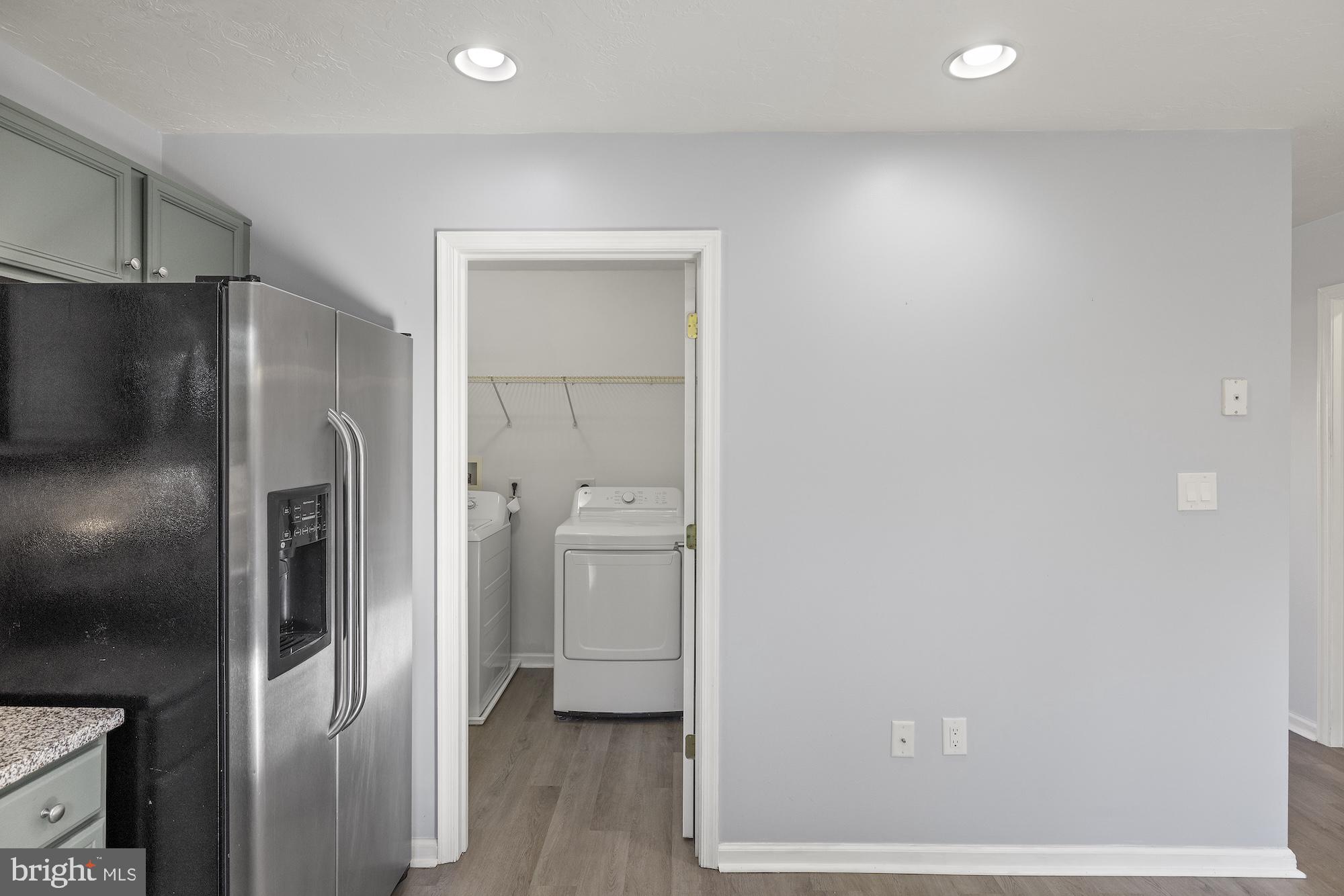 COLONIAL HILLS - Residential