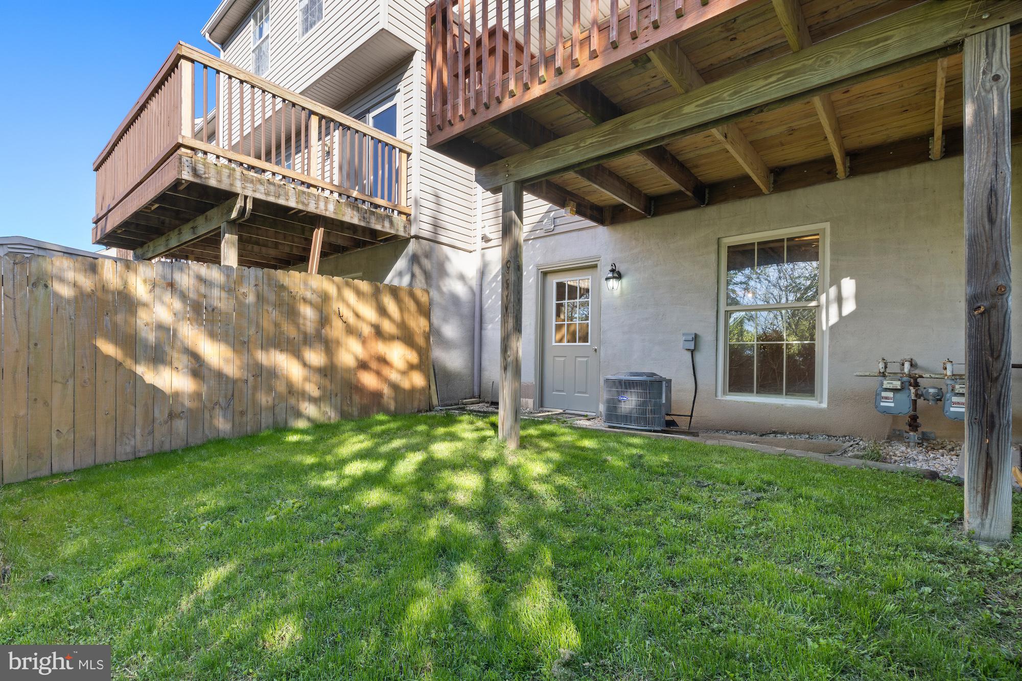 COLONIAL HILLS - Residential