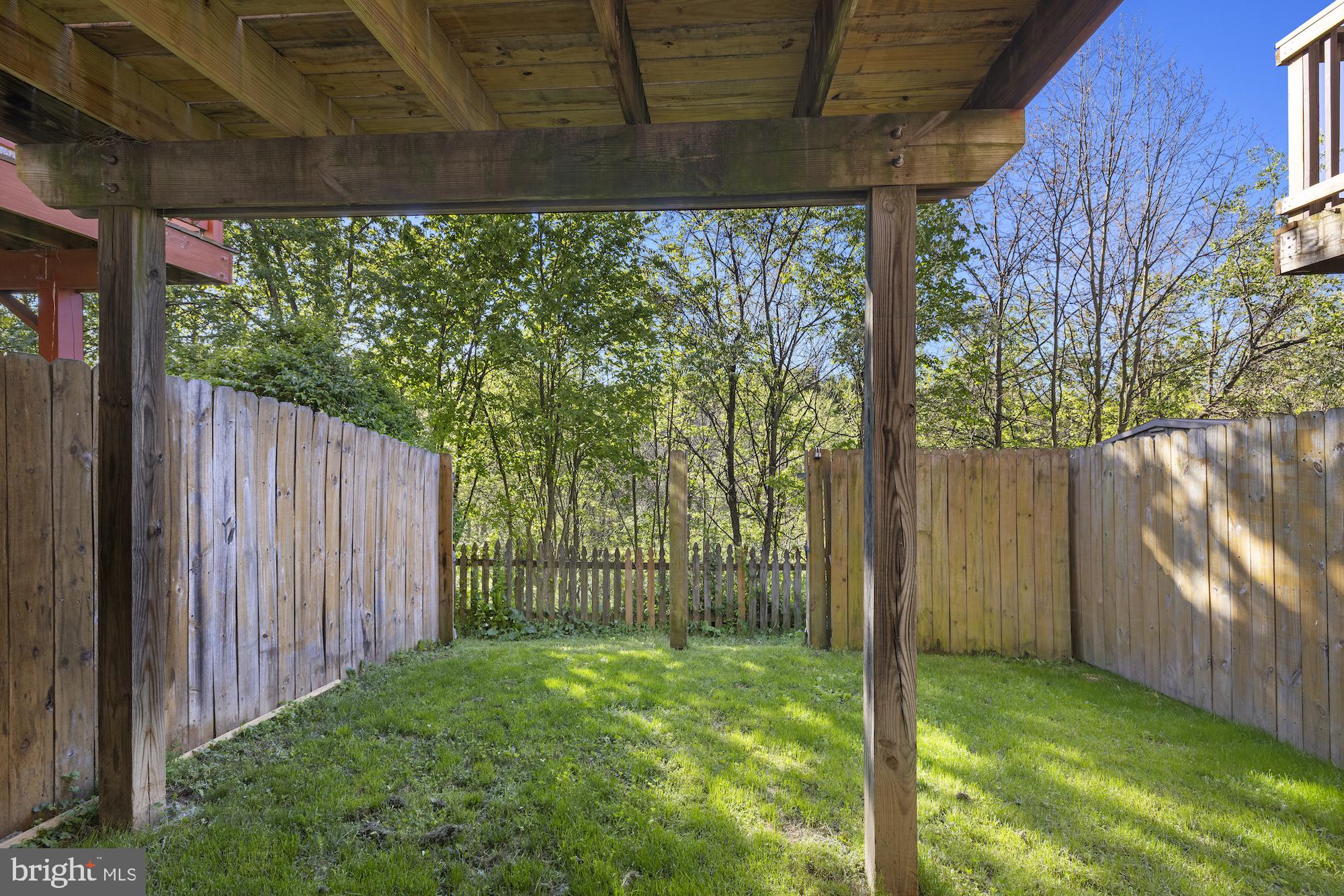 COLONIAL HILLS - Residential