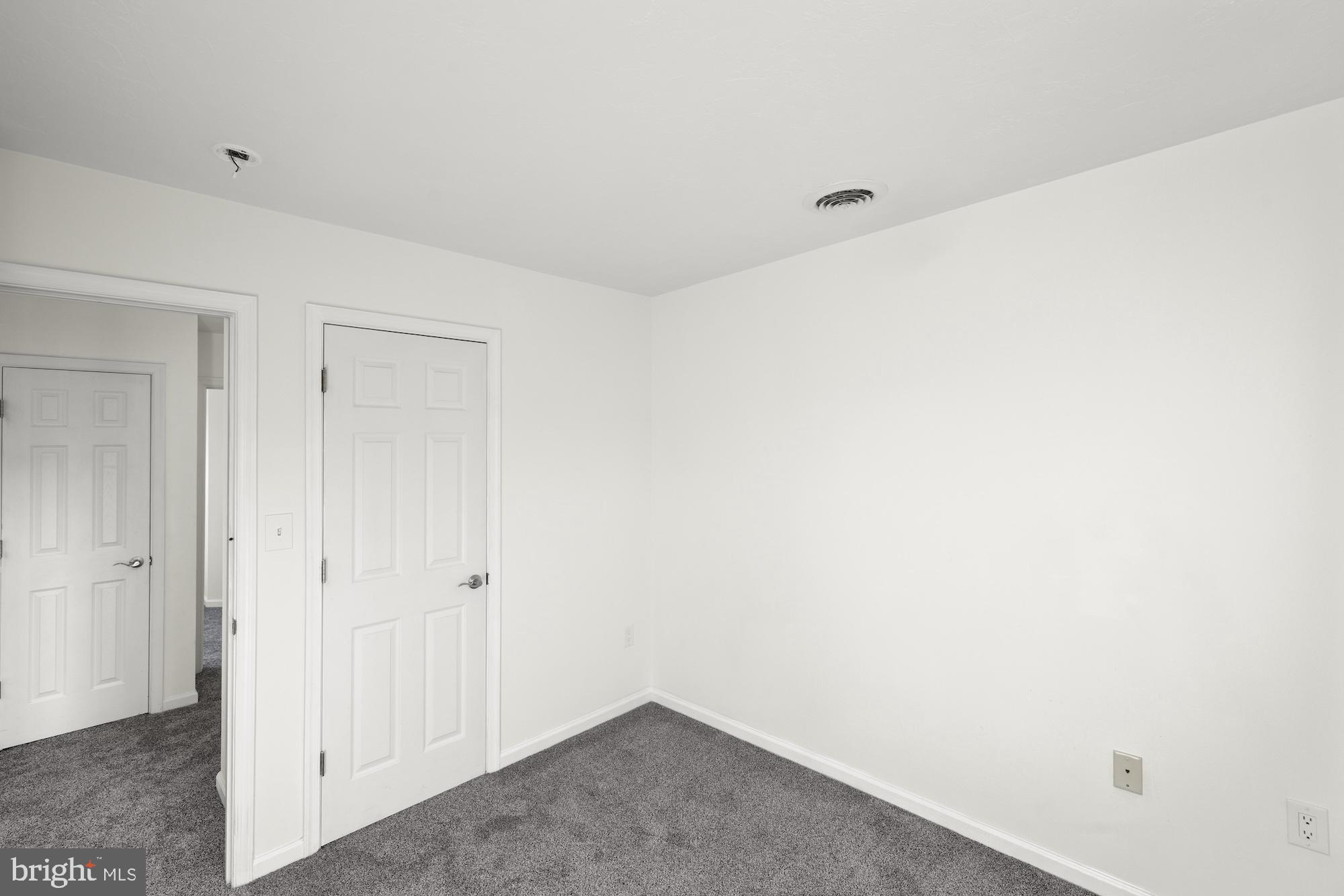 COLONIAL HILLS - Residential