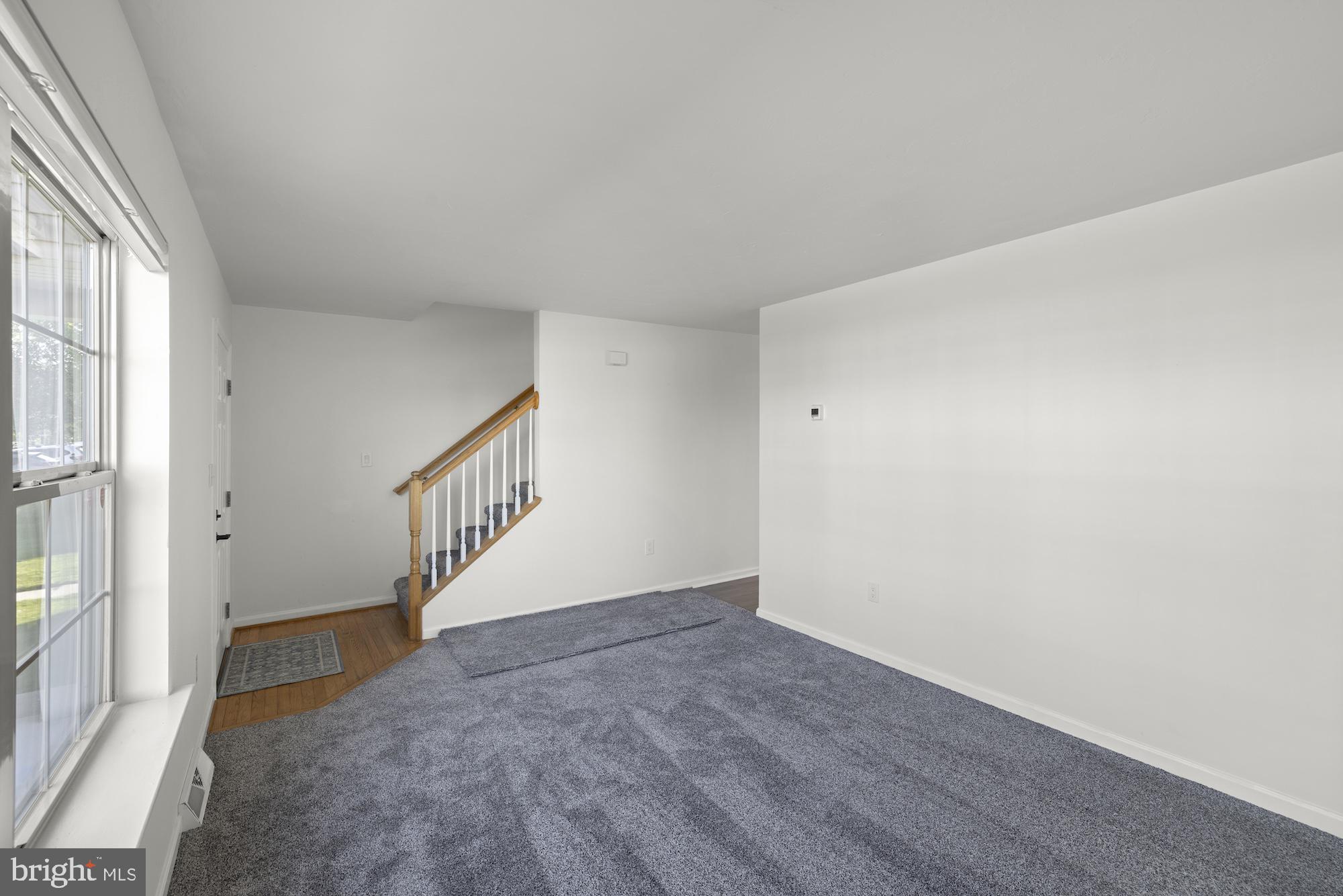 COLONIAL HILLS - Residential
