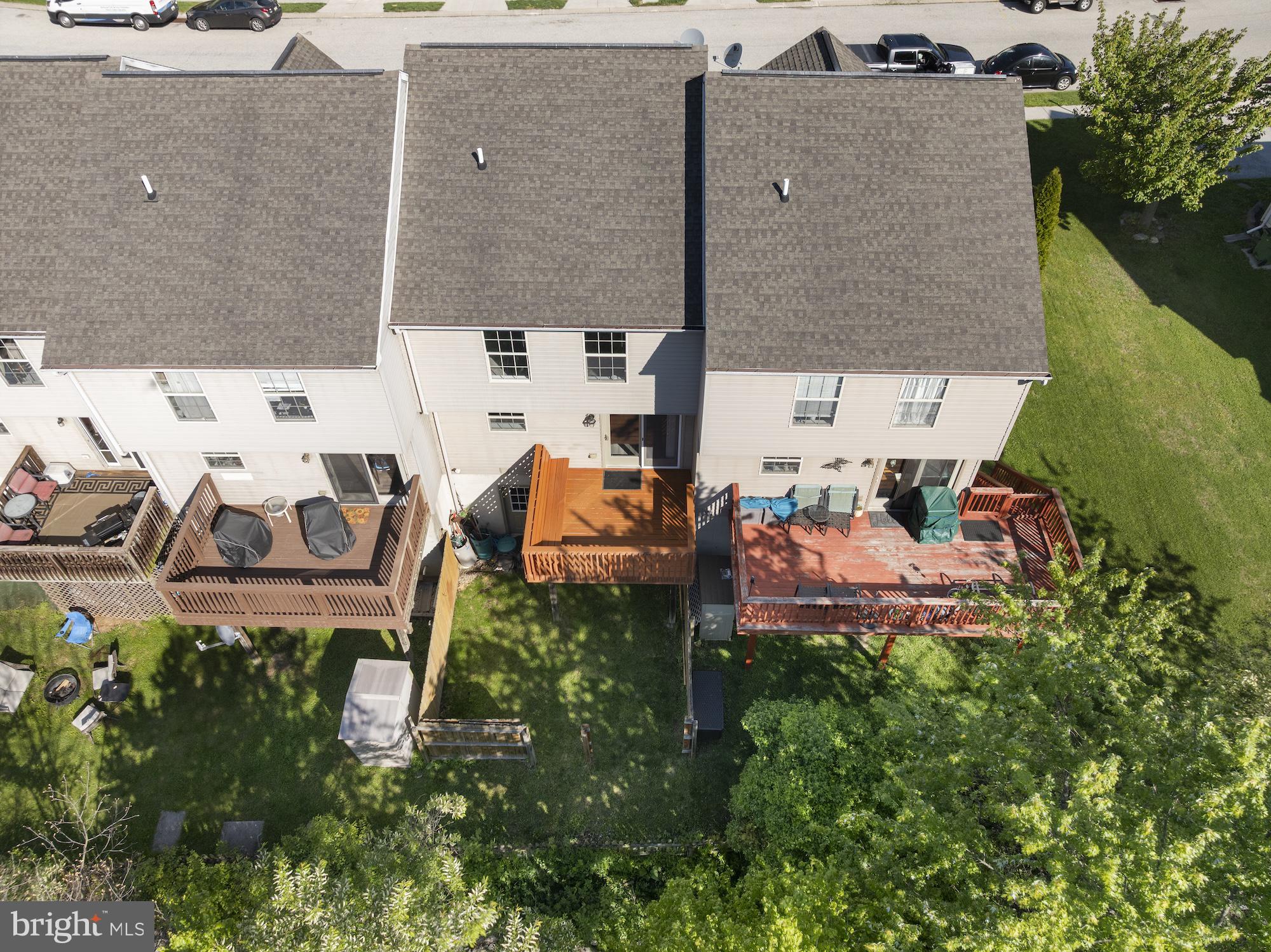 COLONIAL HILLS - Residential