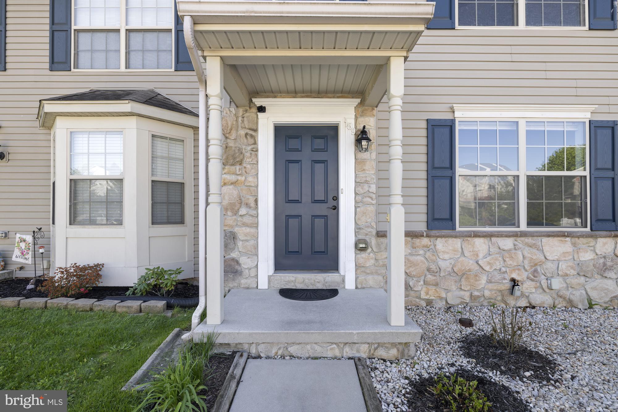 COLONIAL HILLS - Residential