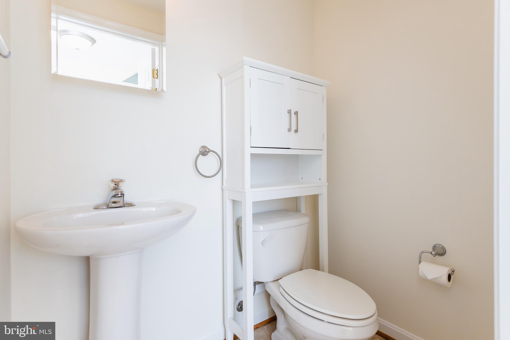 LAUREL WOODS - Residential Lease