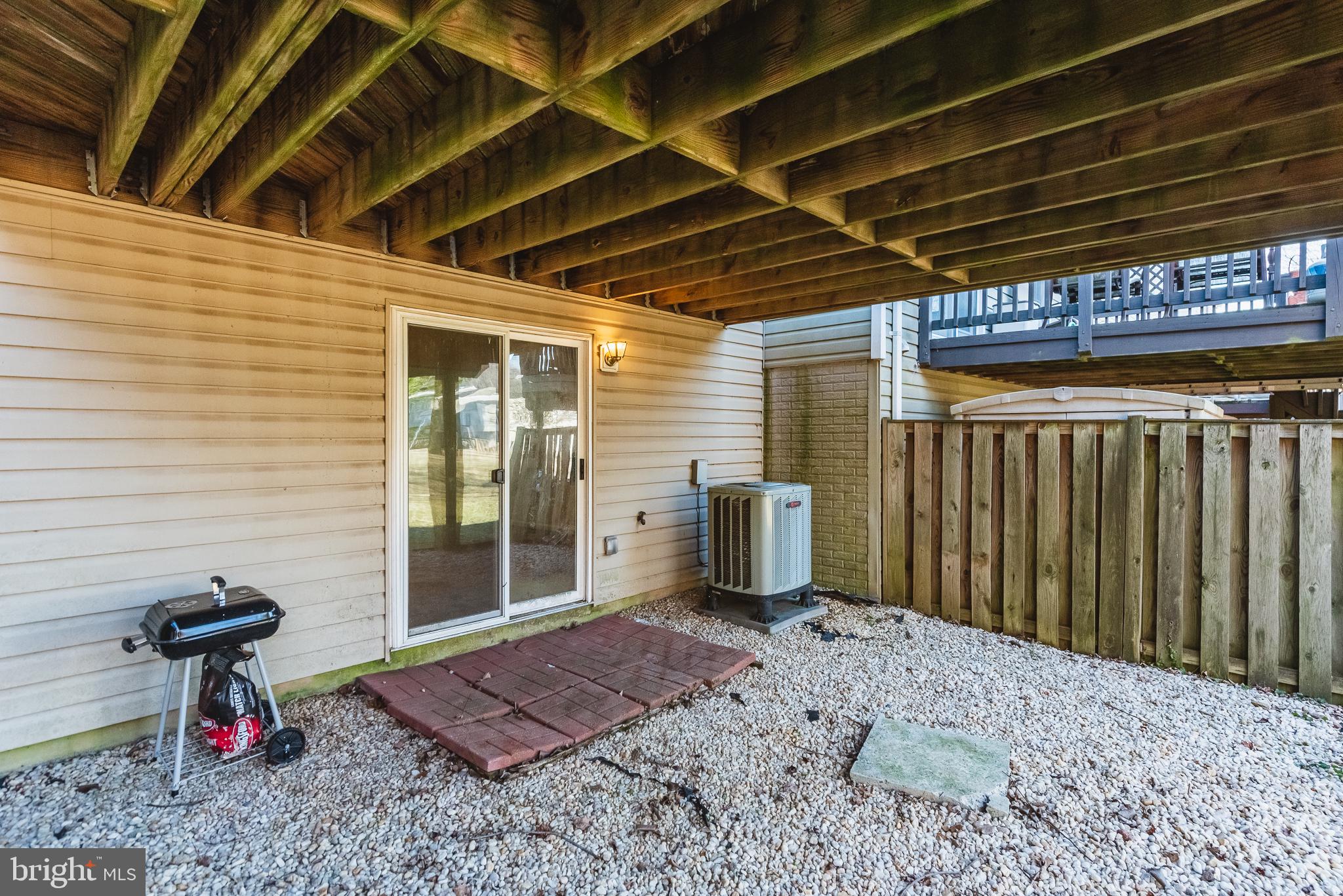 LAUREL WOODS - Residential Lease