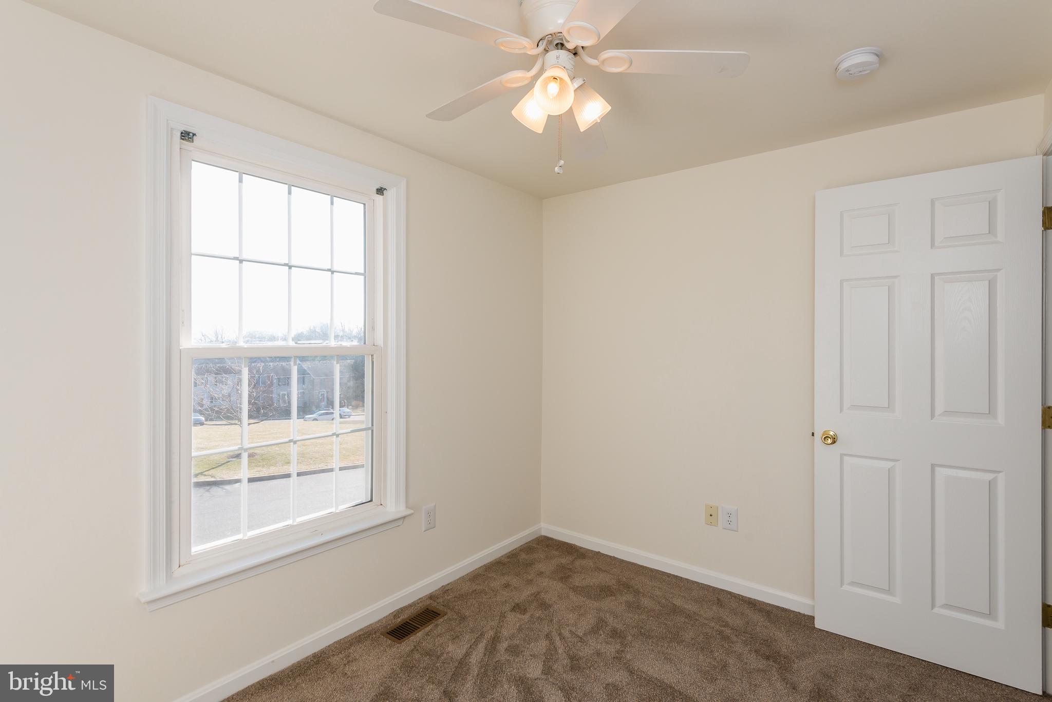 LAUREL WOODS - Residential Lease