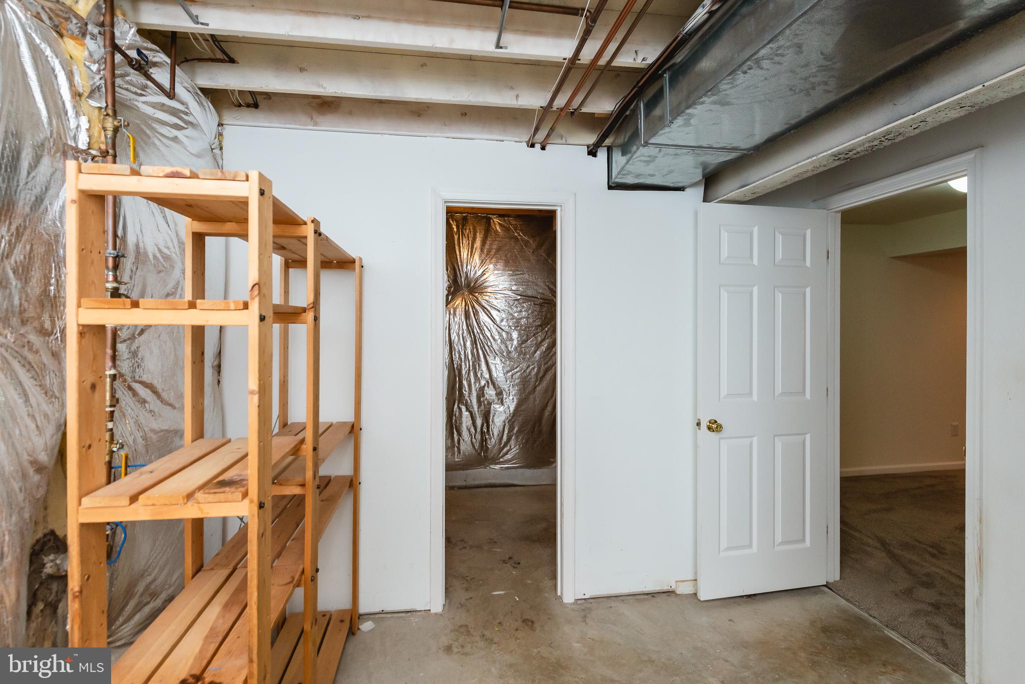 LAUREL WOODS - Residential Lease