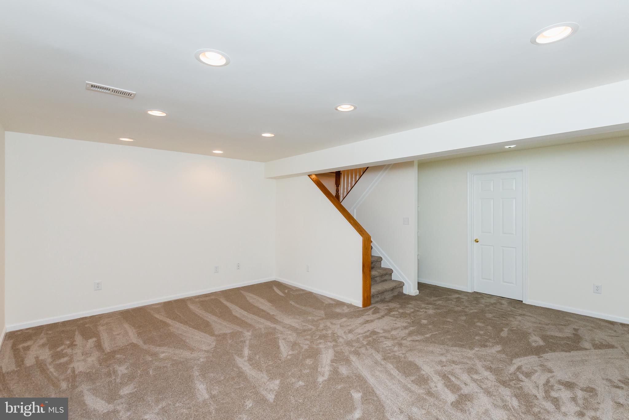 LAUREL WOODS - Residential Lease