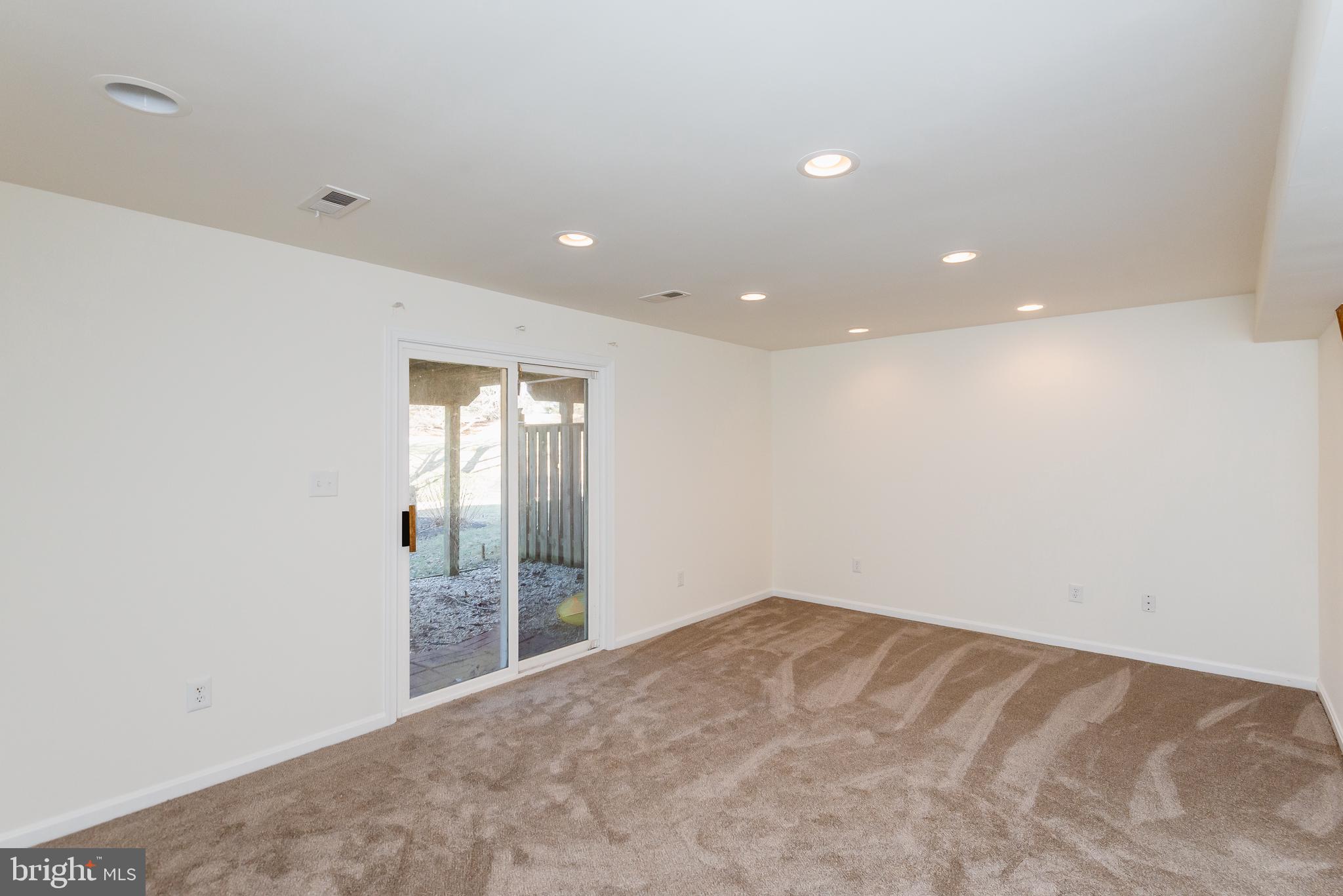 LAUREL WOODS - Residential Lease