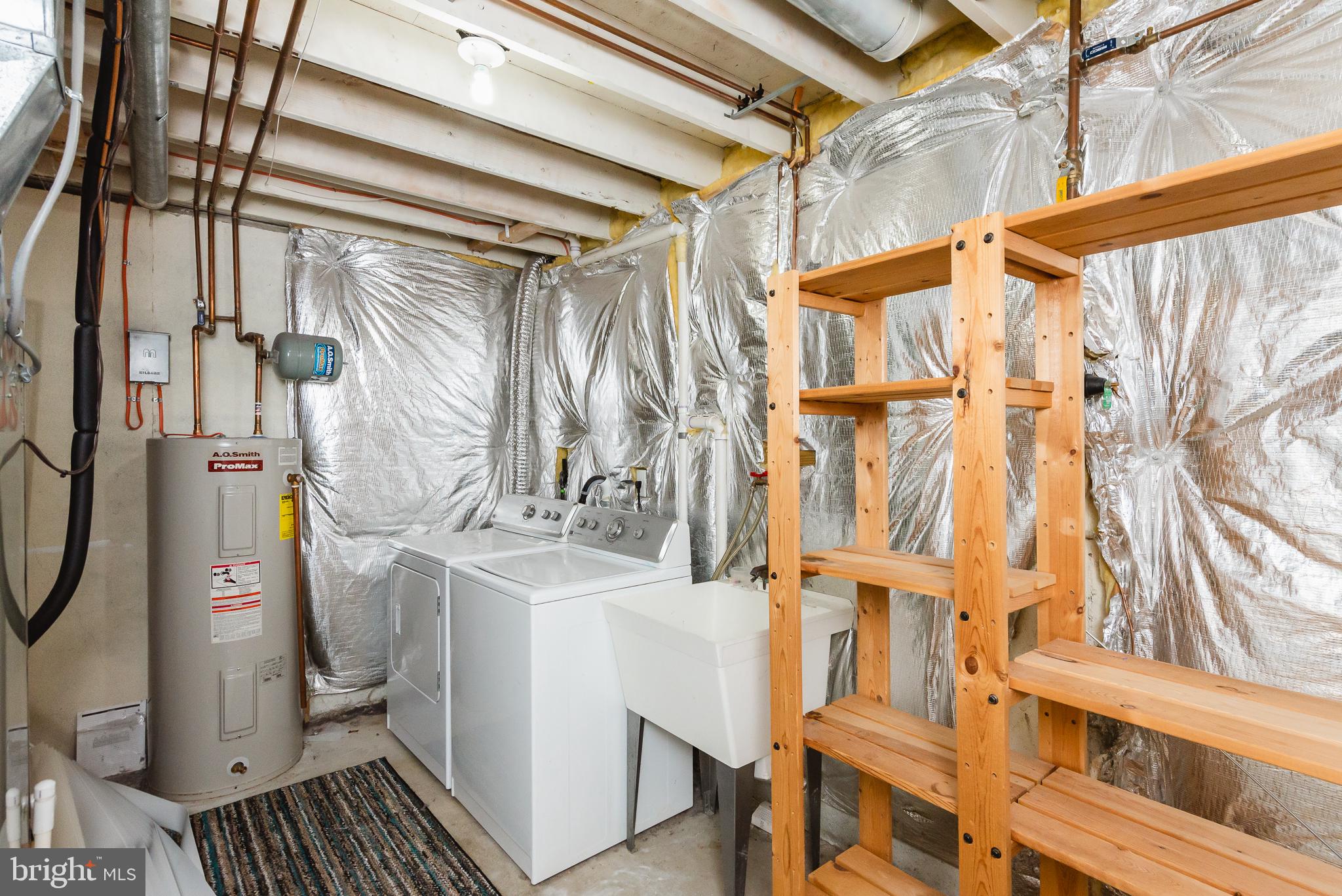 LAUREL WOODS - Residential Lease