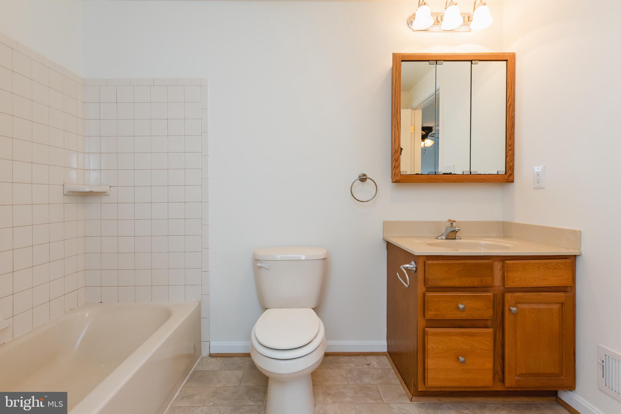 LAUREL WOODS - Residential Lease