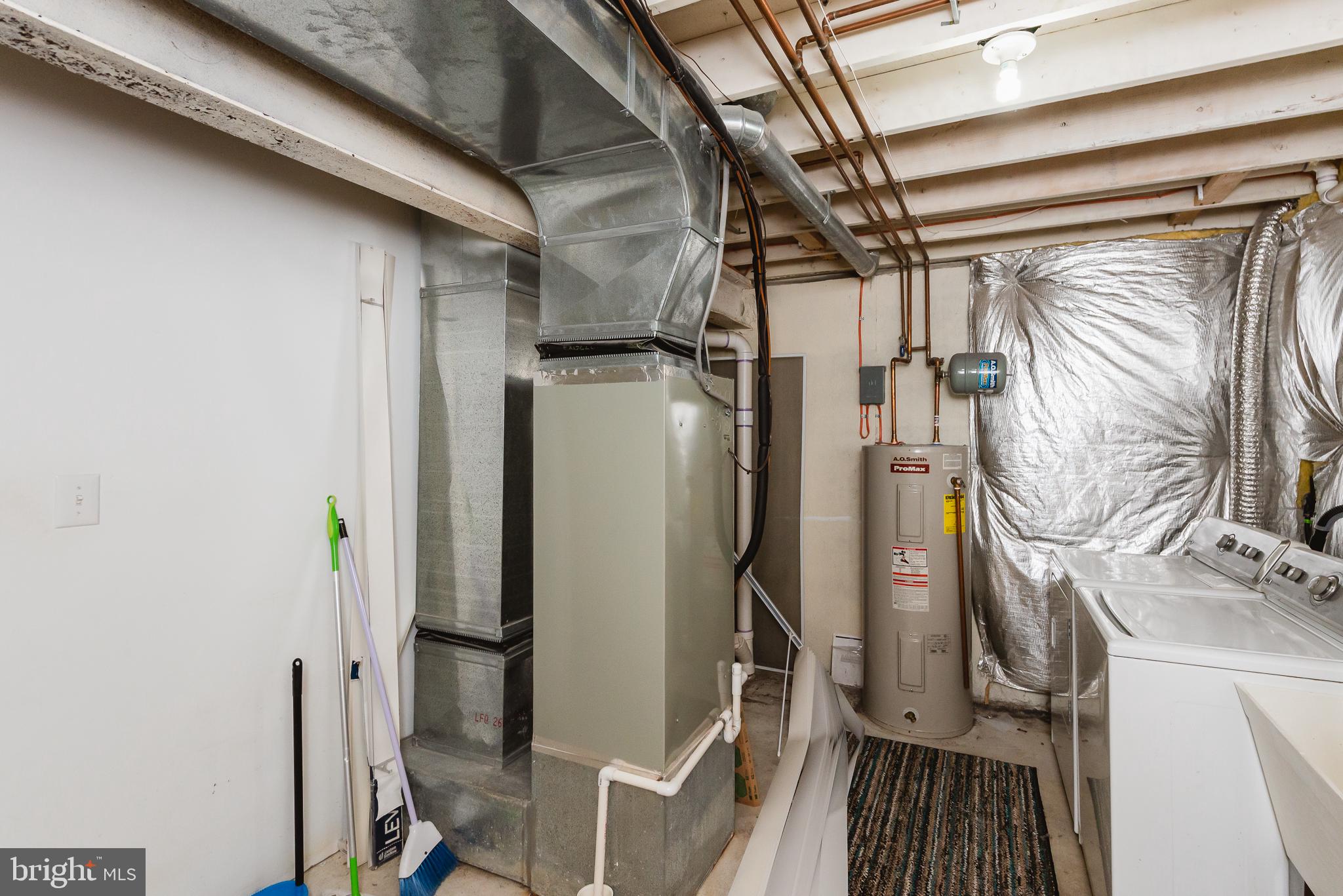 LAUREL WOODS - Residential Lease