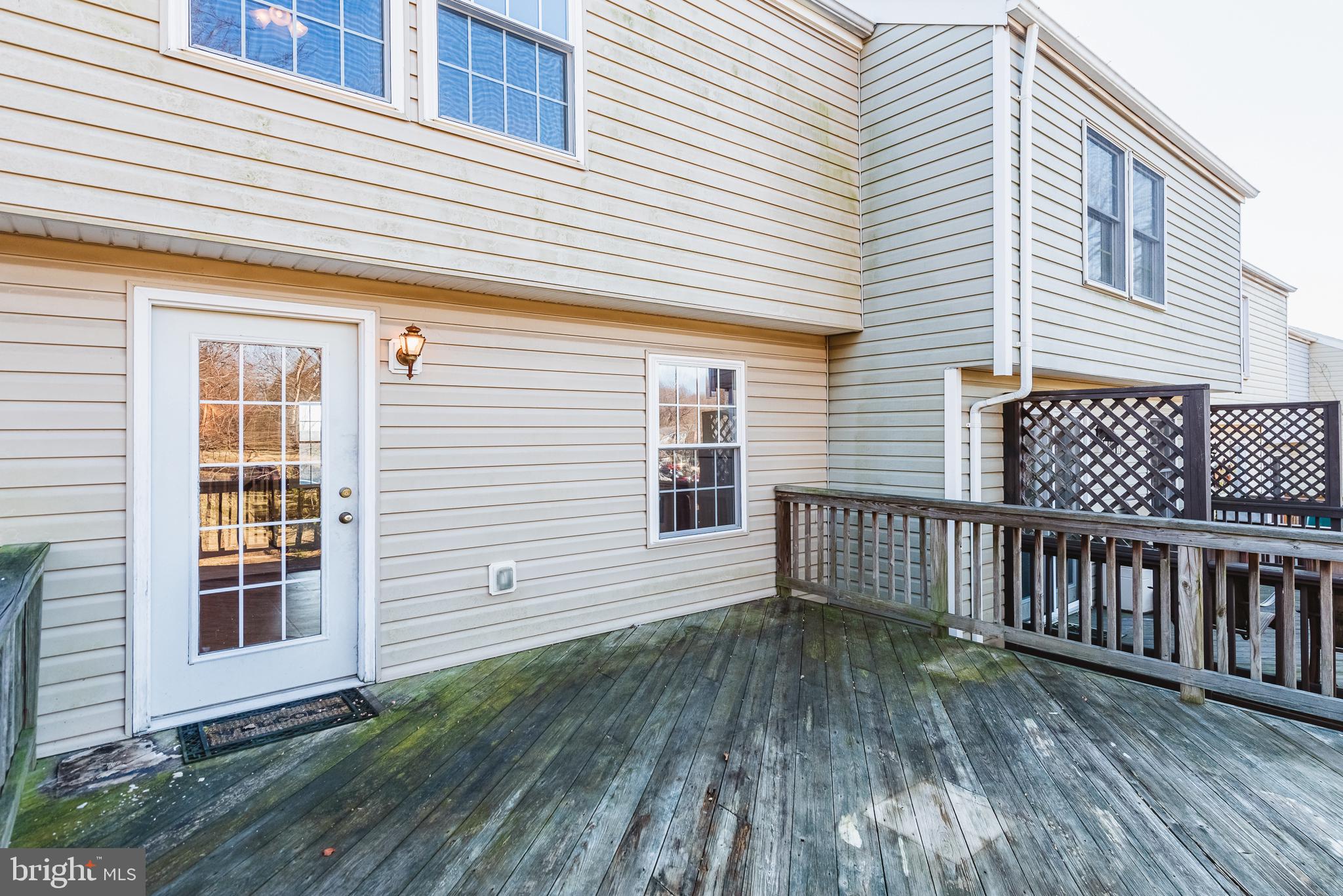 LAUREL WOODS - Residential Lease