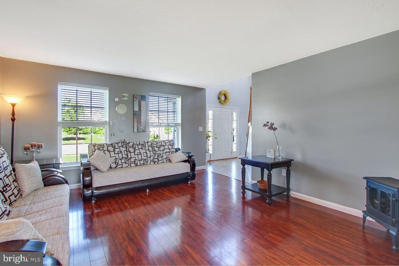 SHADOWBROOKE - Residential