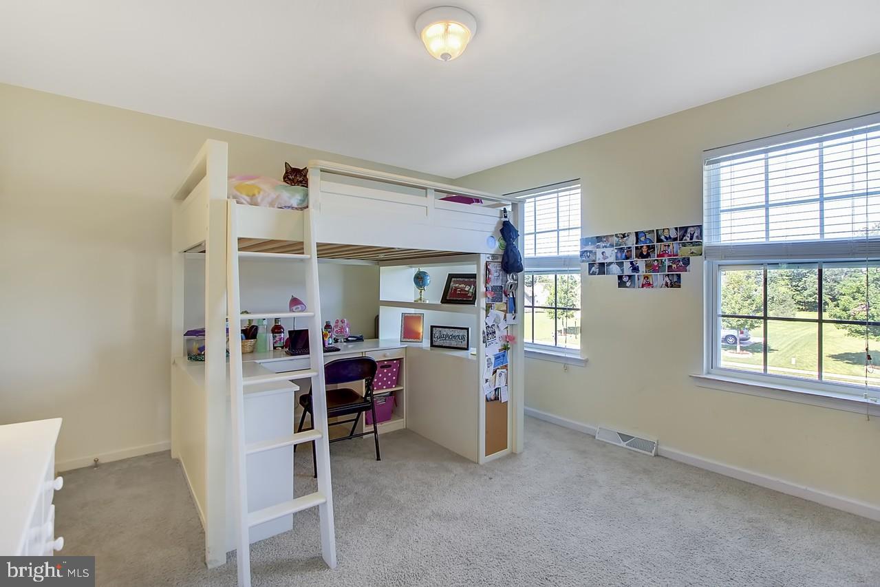 SHADOWBROOKE - Residential