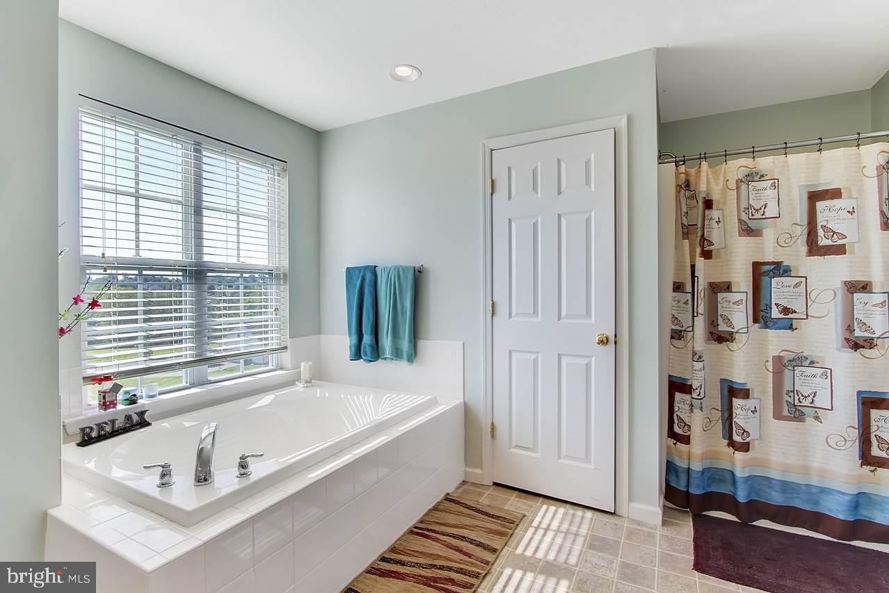 SHADOWBROOKE - Residential