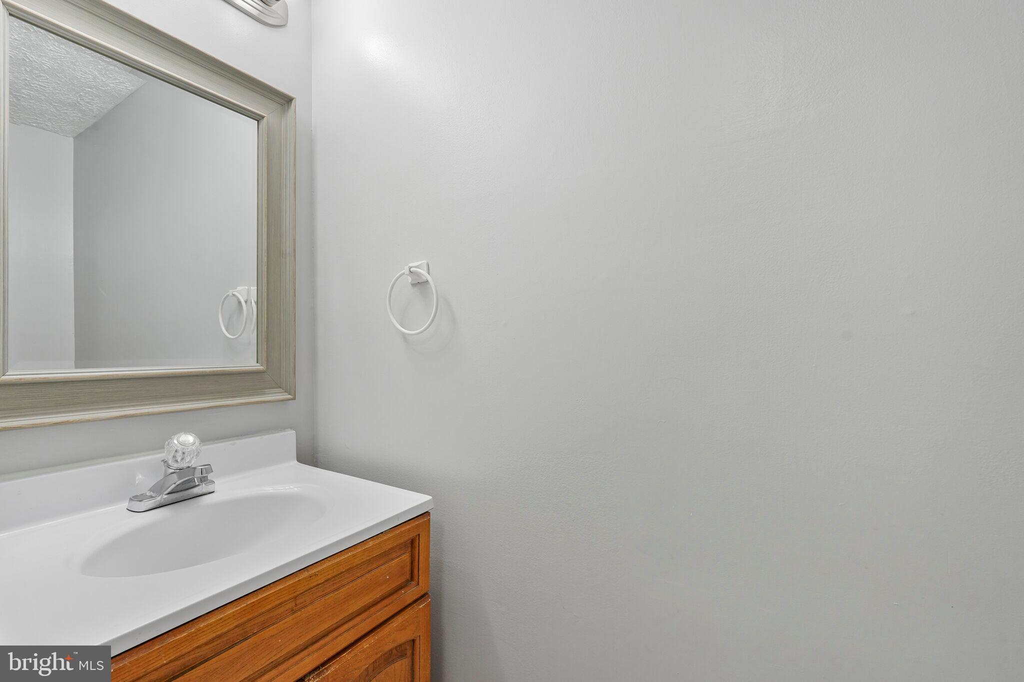 LAKE RIDGE - Residential Lease