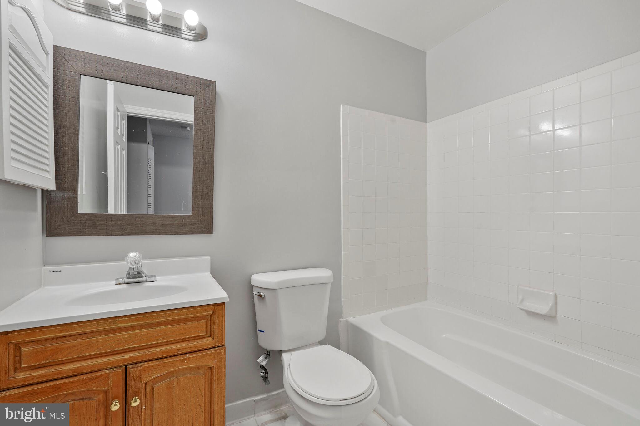 LAKE RIDGE - Residential Lease