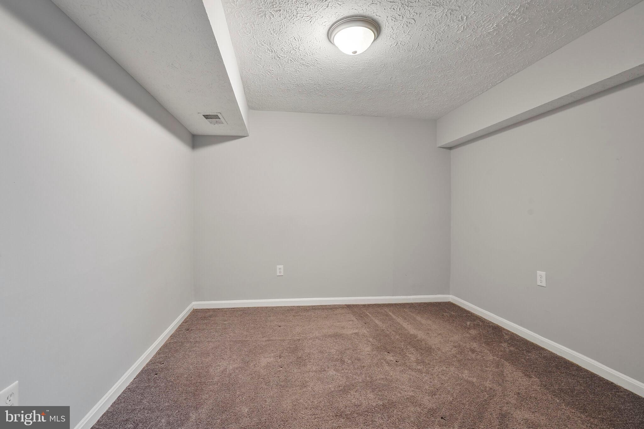 LAKE RIDGE - Residential Lease