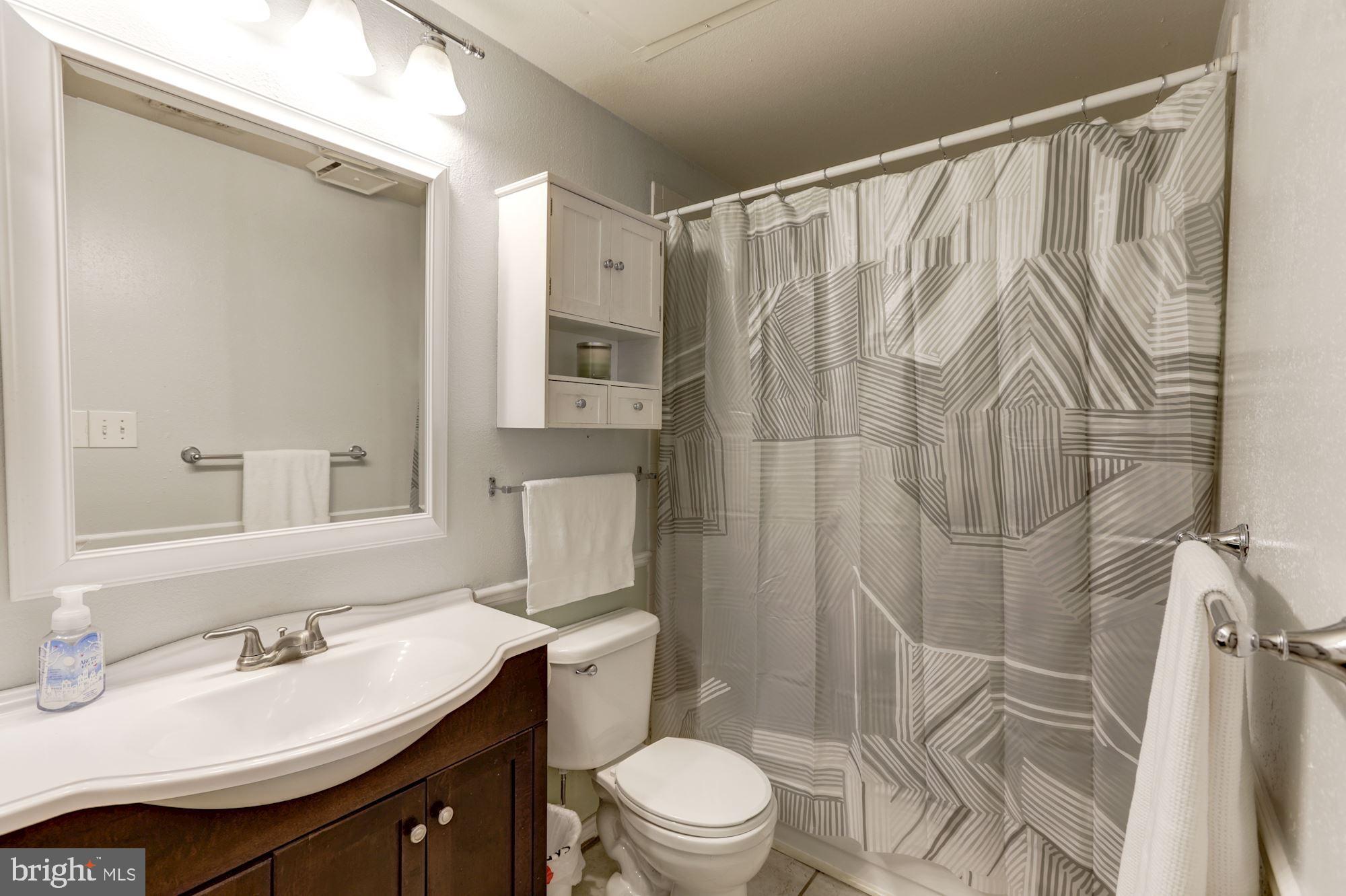 PENDERBROOK SQUARE CONDOMINIUMS - Residential