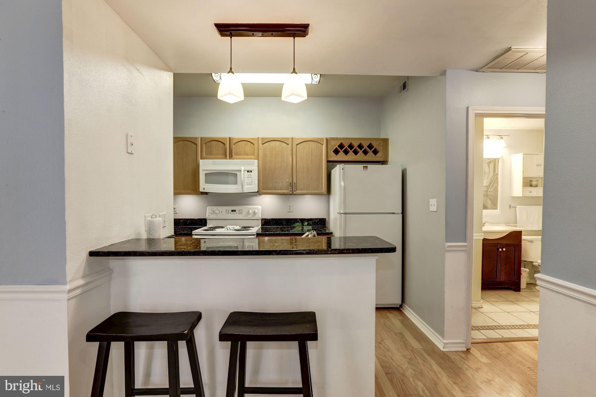 PENDERBROOK SQUARE CONDOMINIUMS - Residential