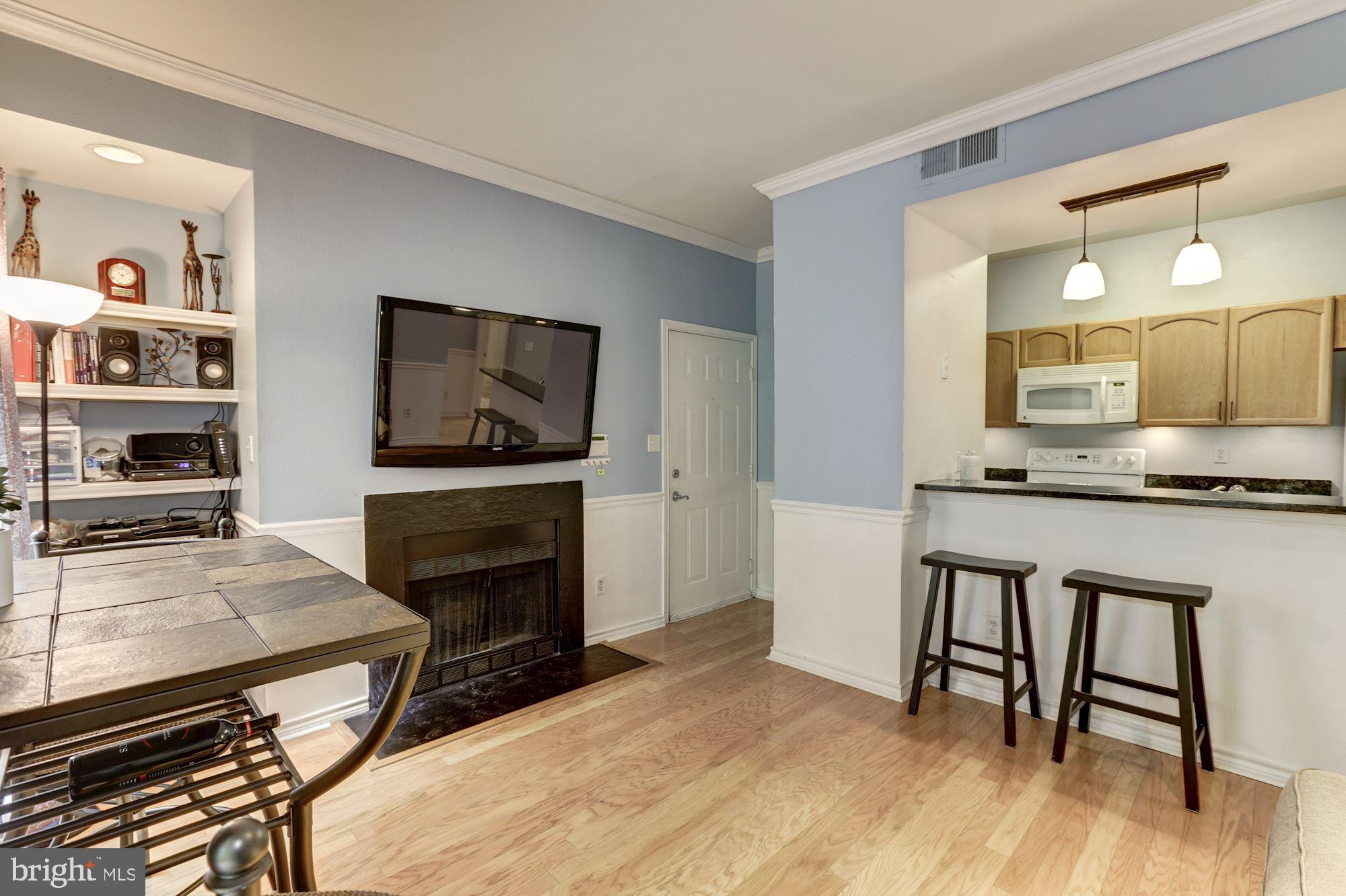 PENDERBROOK SQUARE CONDOMINIUMS - Residential