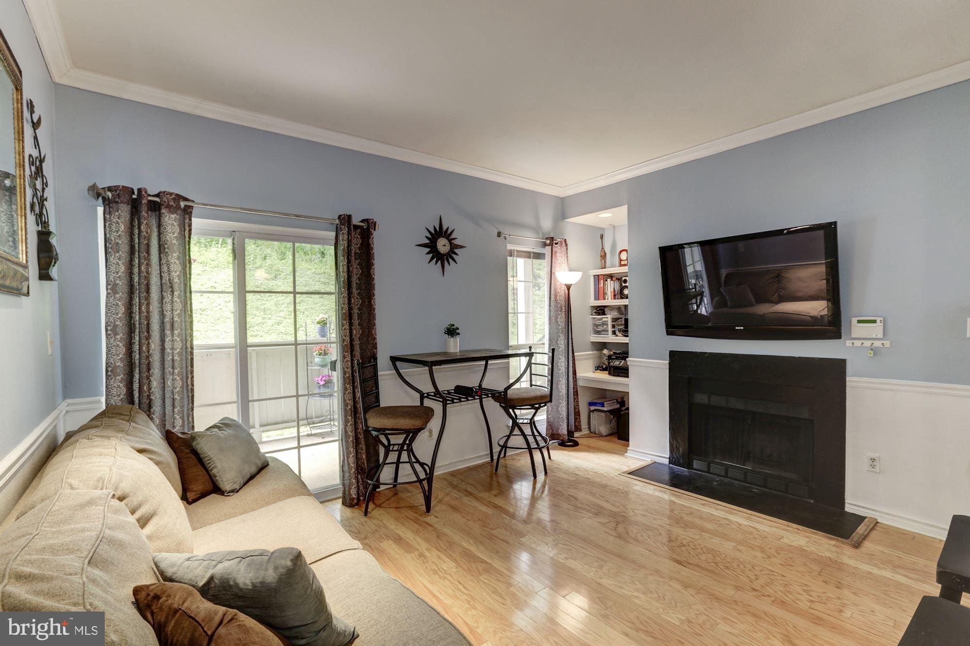 PENDERBROOK SQUARE CONDOMINIUMS - Residential