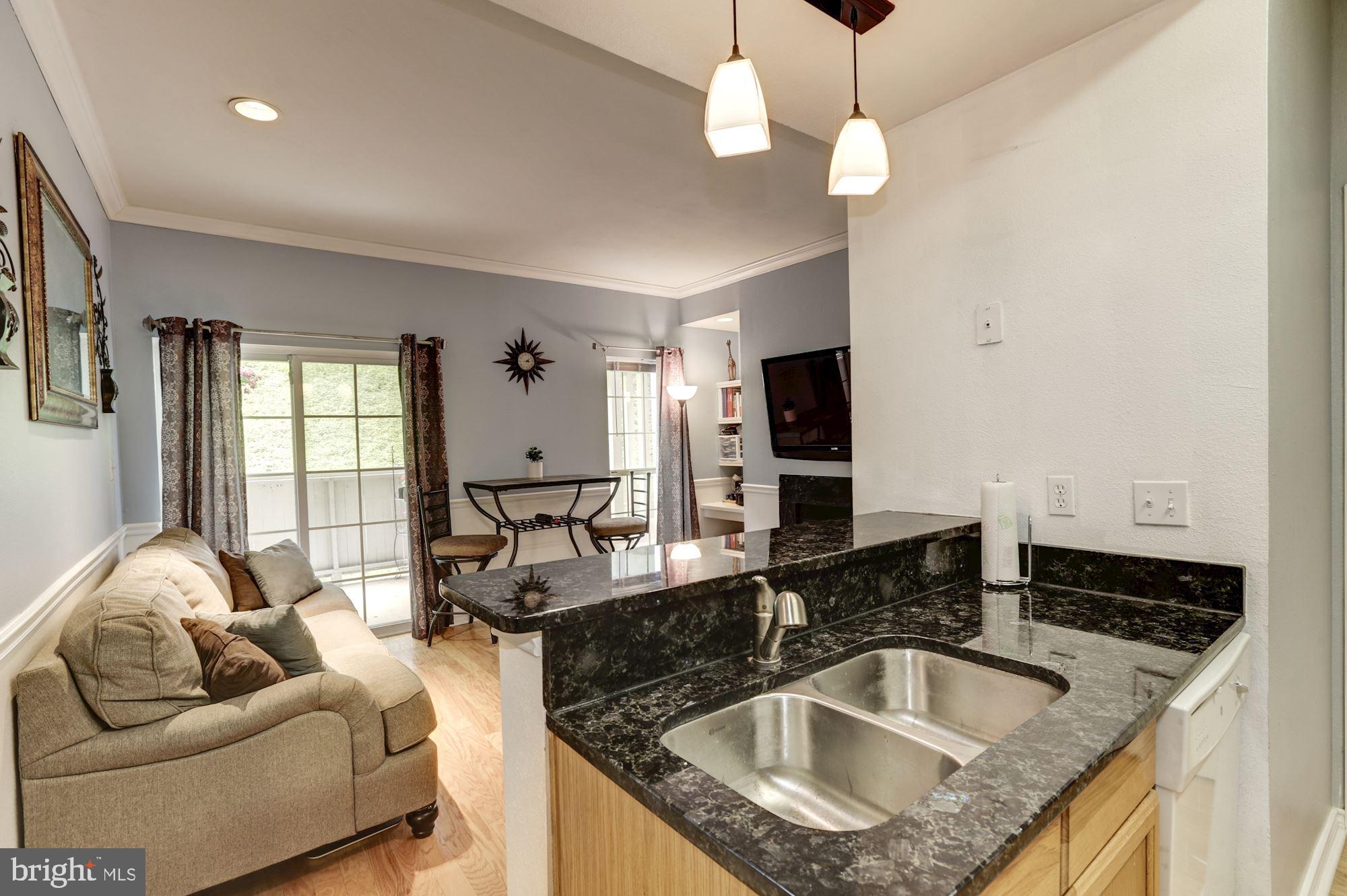 PENDERBROOK SQUARE CONDOMINIUMS - Residential