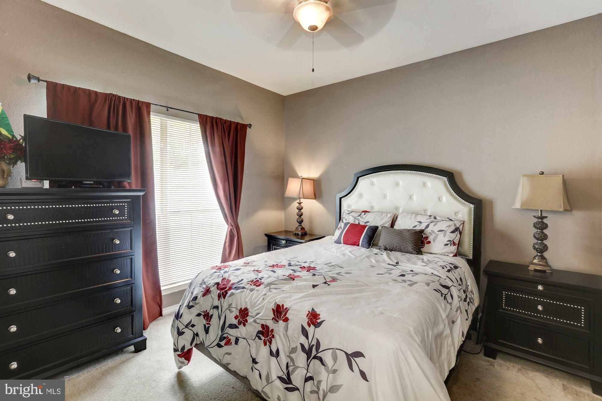 PENDERBROOK SQUARE CONDOMINIUMS - Residential