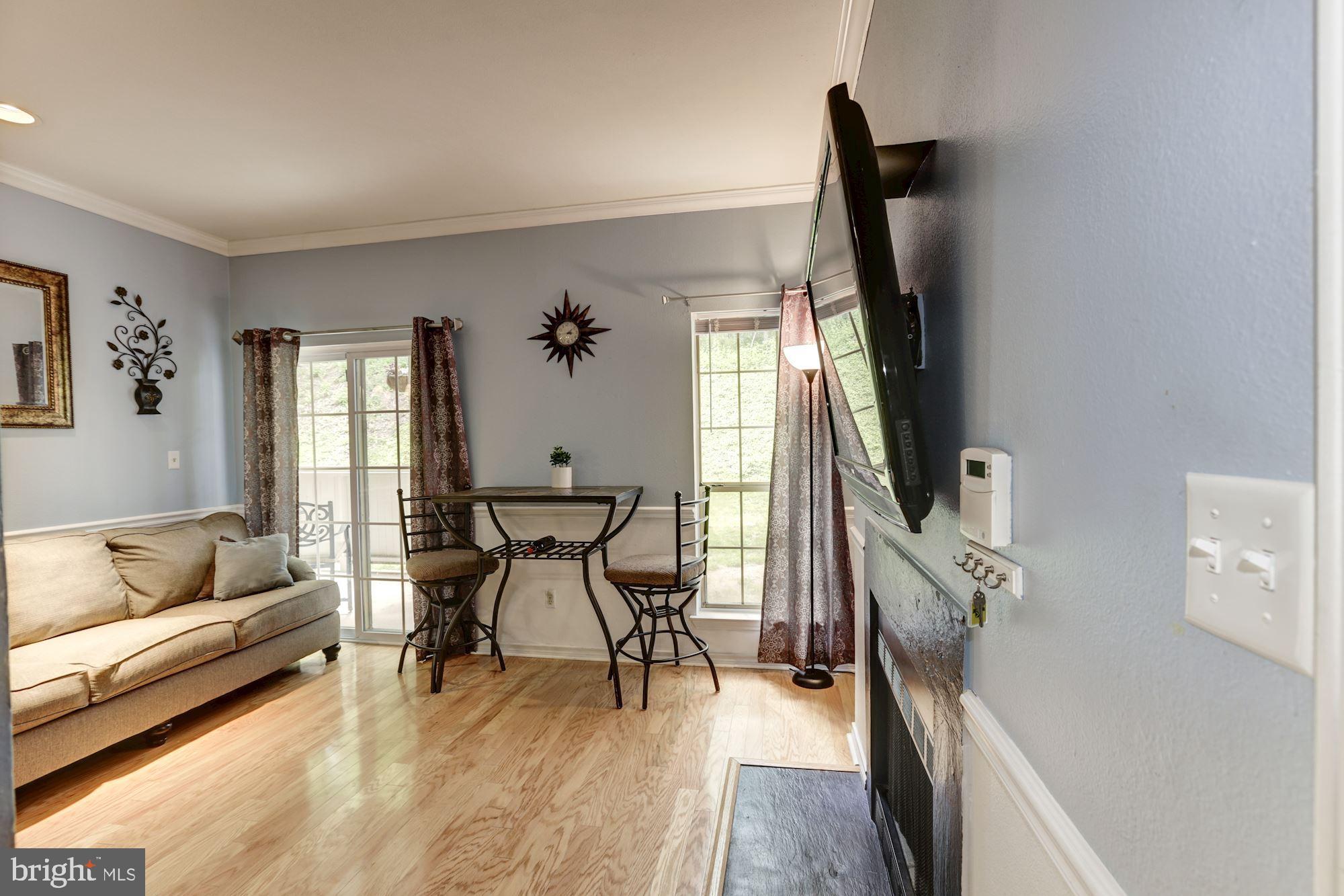 PENDERBROOK SQUARE CONDOMINIUMS - Residential