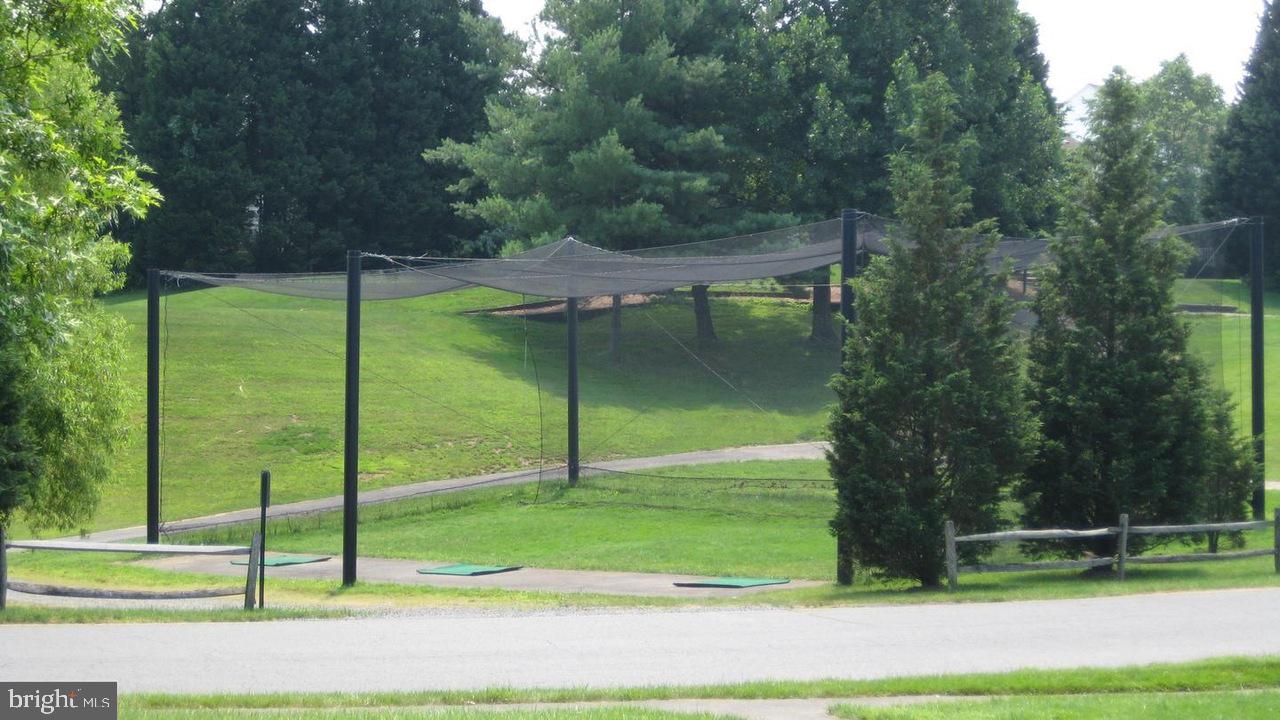 PENDERBROOK SQUARE CONDOMINIUMS - Residential