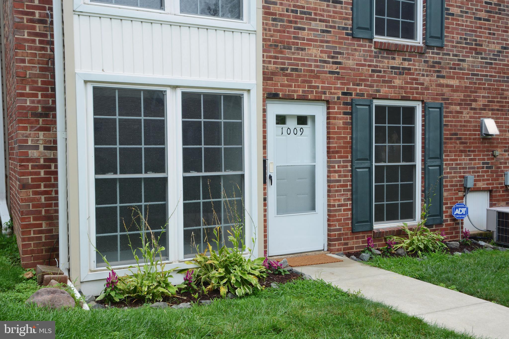 1009 MIDDLETON PLACE