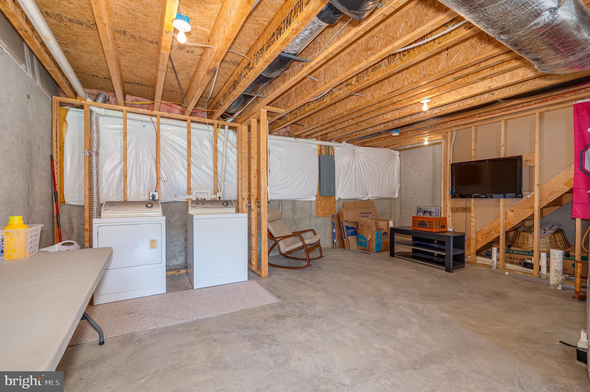 AMBER WOODS - Residential